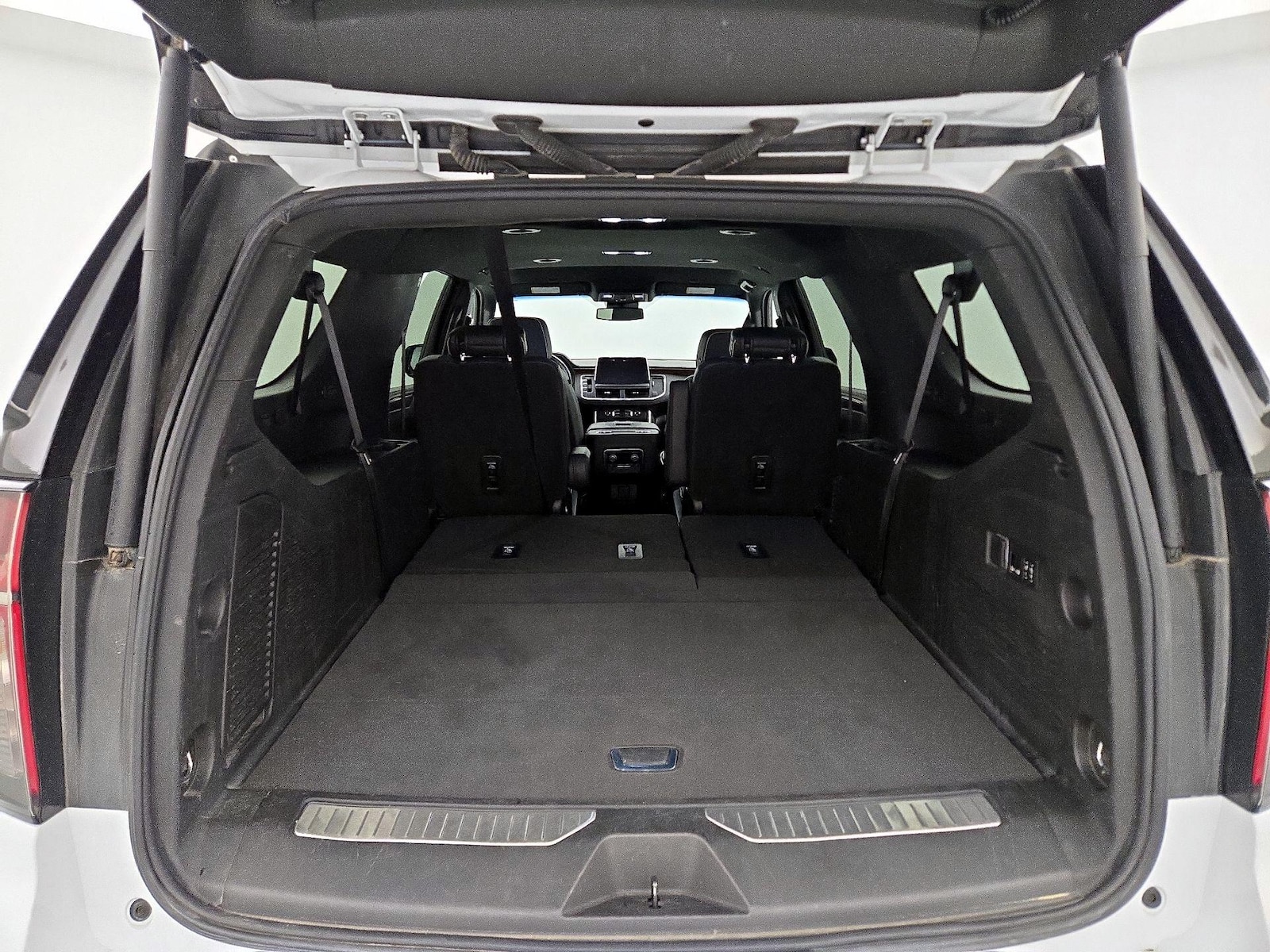 2023 Chevrolet Suburban Premier - Photo 23