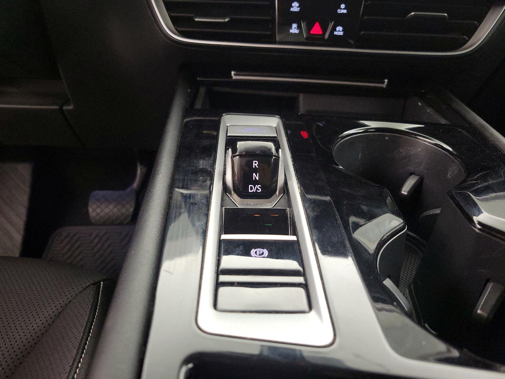 Thumbnail: 2024 Volkswagen Atlas - 17