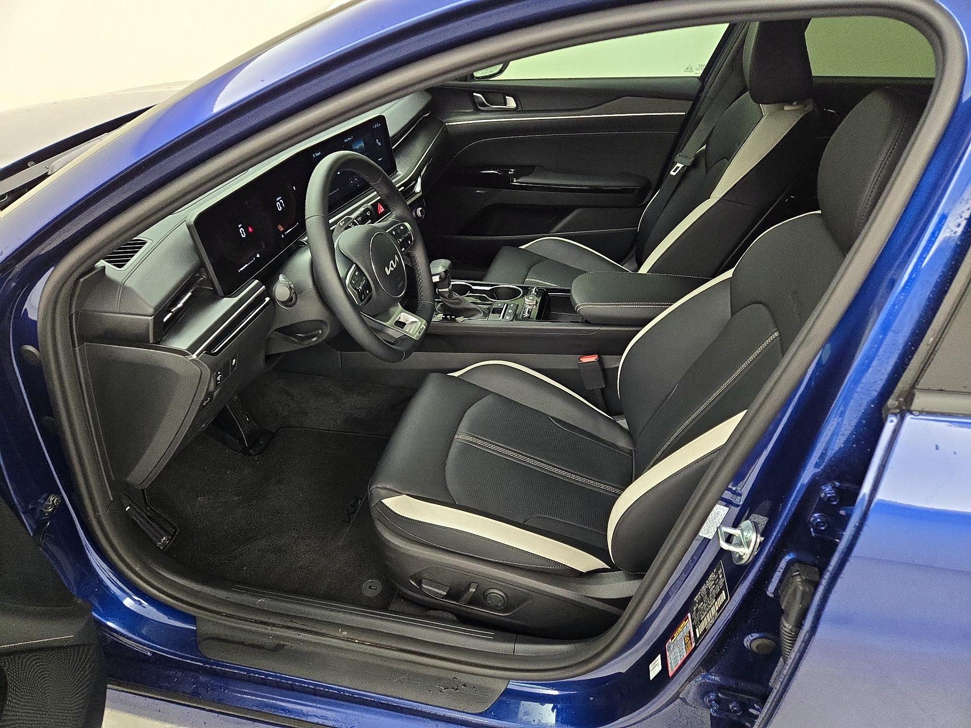 Thumbnail: 2026 Kia K5 - 11