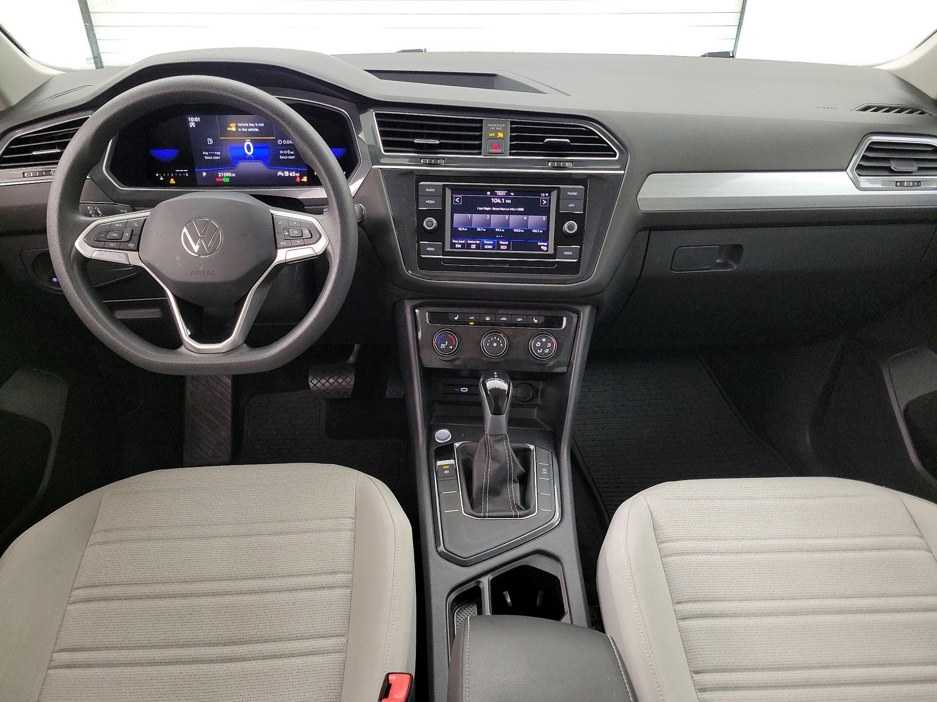 Thumbnail: 2023 Volkswagen Tiguan - 9