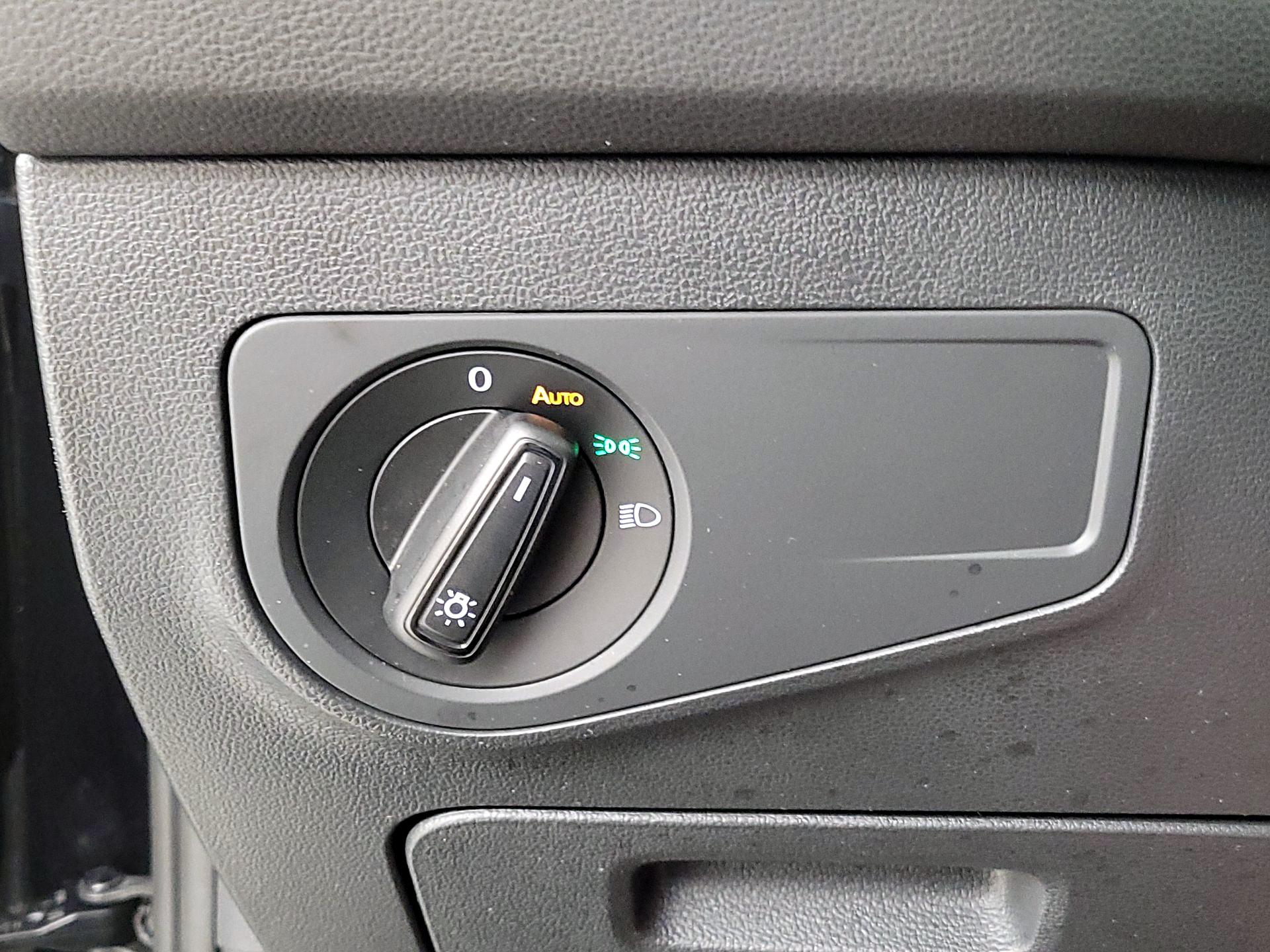 Thumbnail: 2023 Volkswagen Tiguan - 13