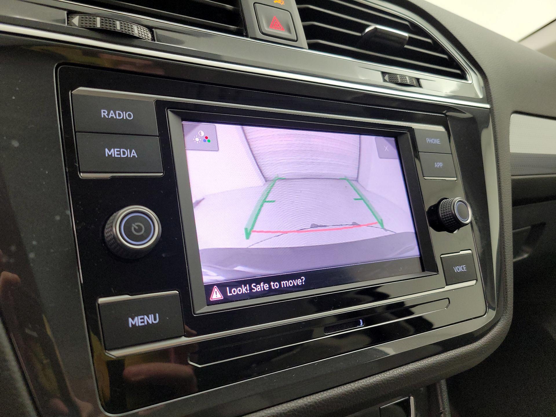 Thumbnail: 2023 Volkswagen Tiguan - 14