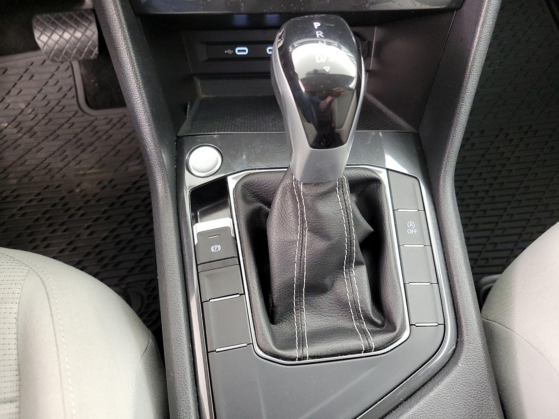 Thumbnail: 2023 Volkswagen Tiguan - 17