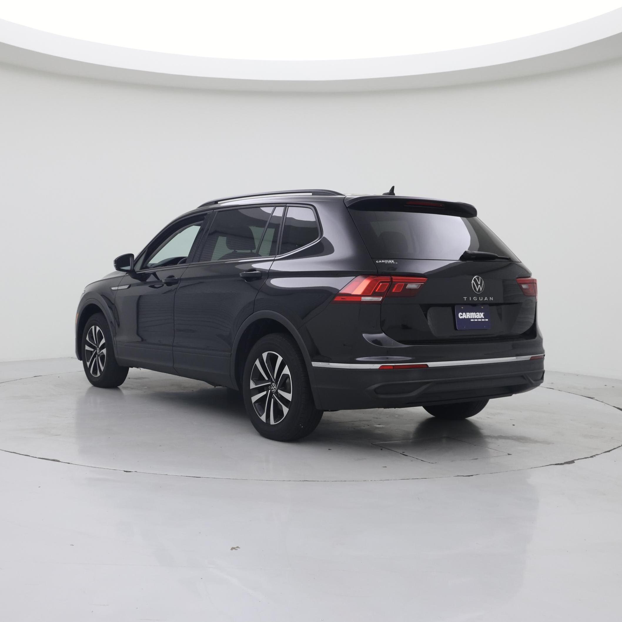 Thumbnail: 2023 Volkswagen Tiguan - 2