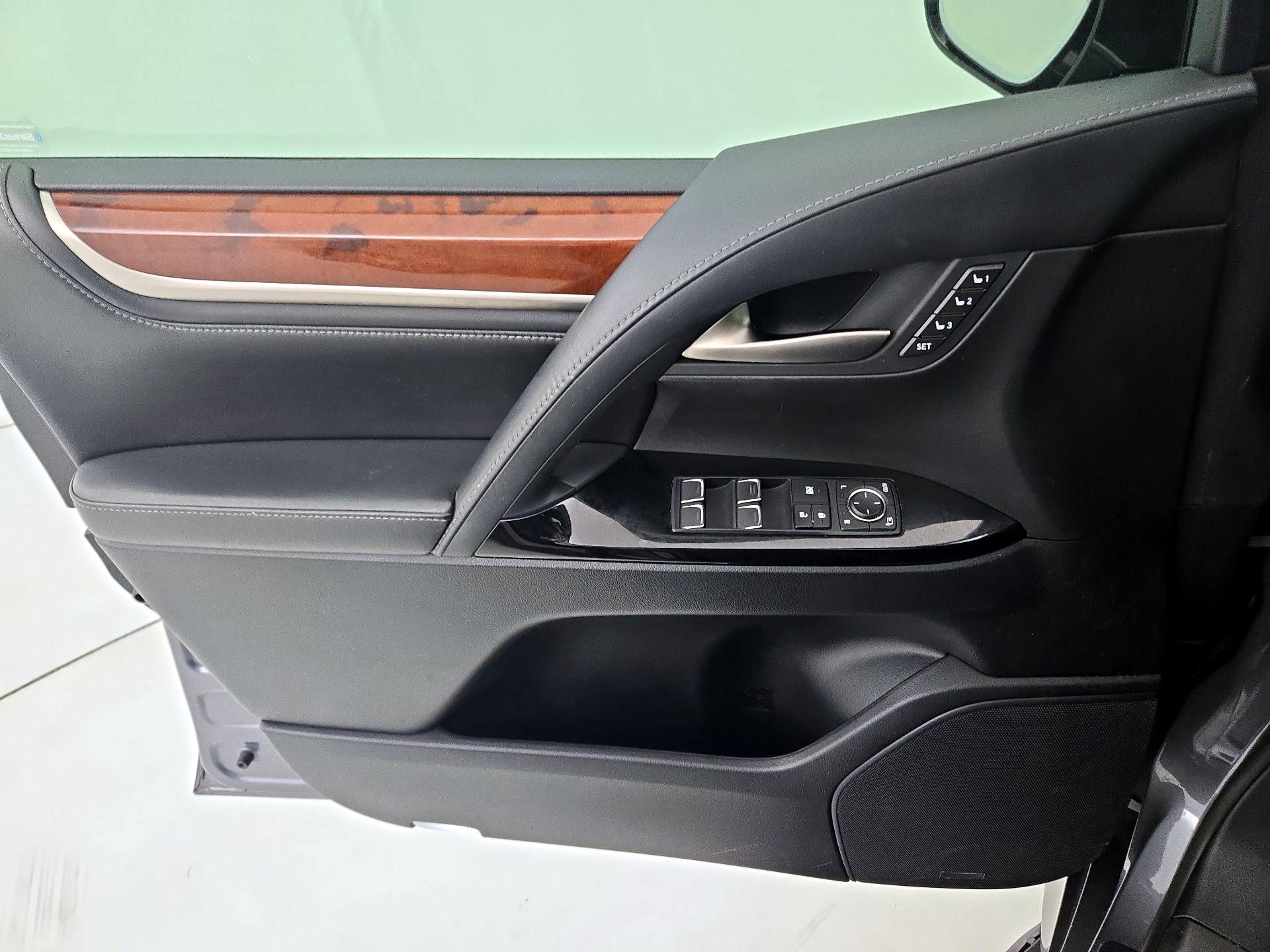 Thumbnail: 2019 Lexus LX - 12