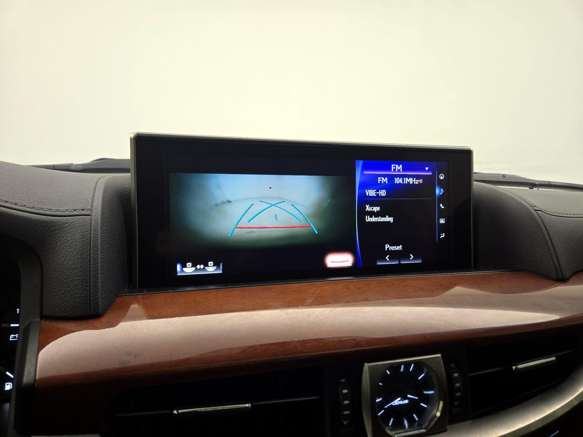 Thumbnail: 2019 Lexus LX - 15