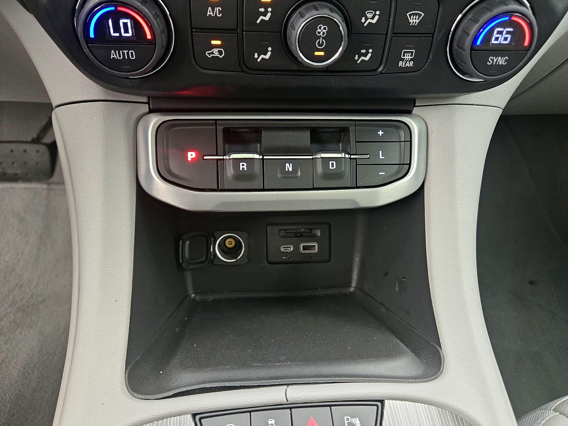 Thumbnail: 2022 GMC Acadia - 18