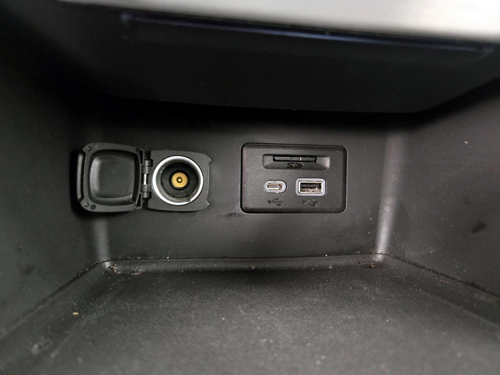 Thumbnail: 2022 GMC Acadia - 19