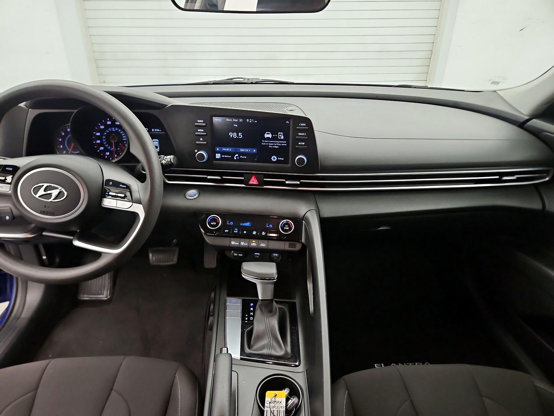 Thumbnail: 2023 Hyundai Elantra - 9