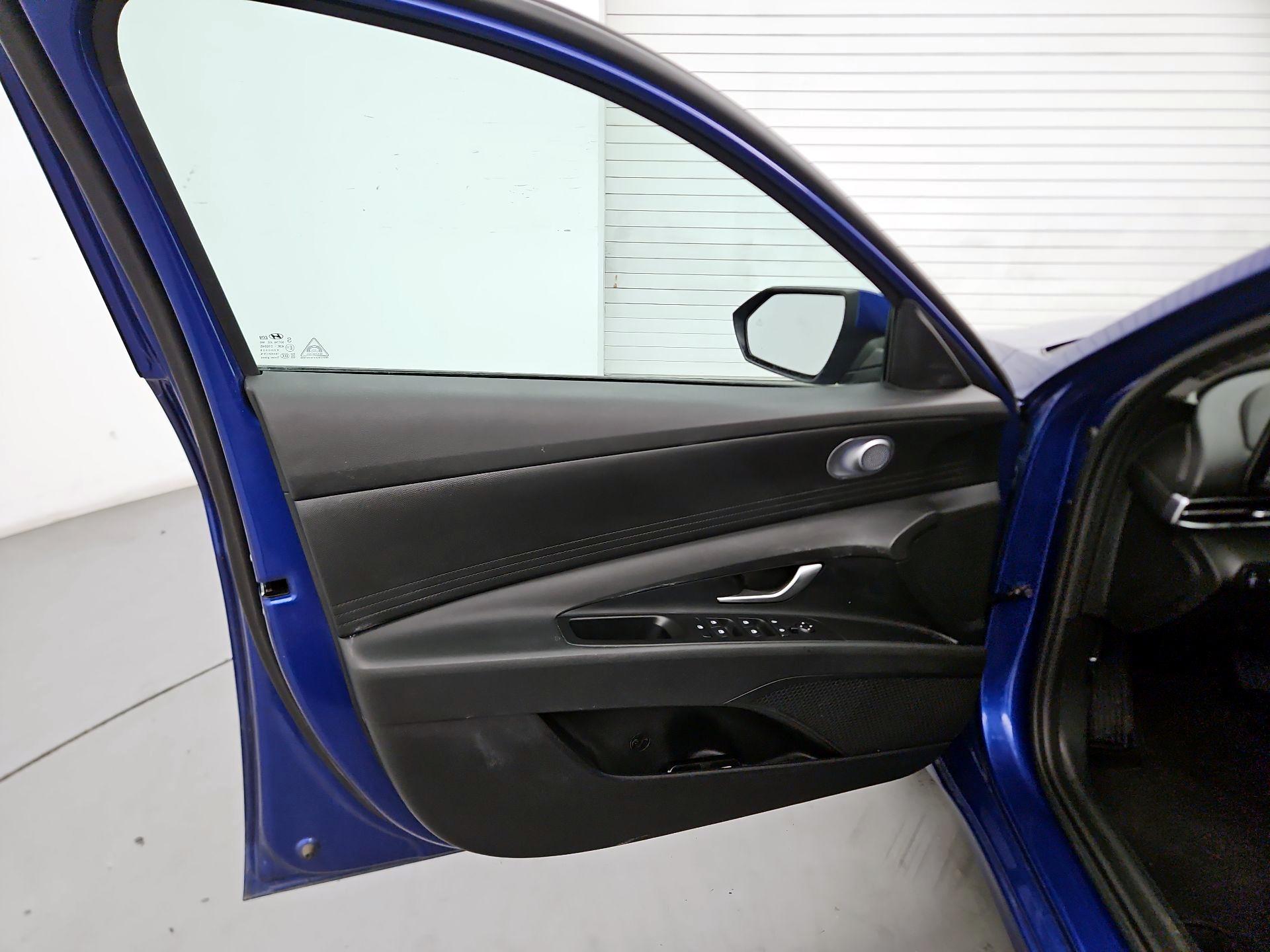 Thumbnail: 2023 Hyundai Elantra - 12