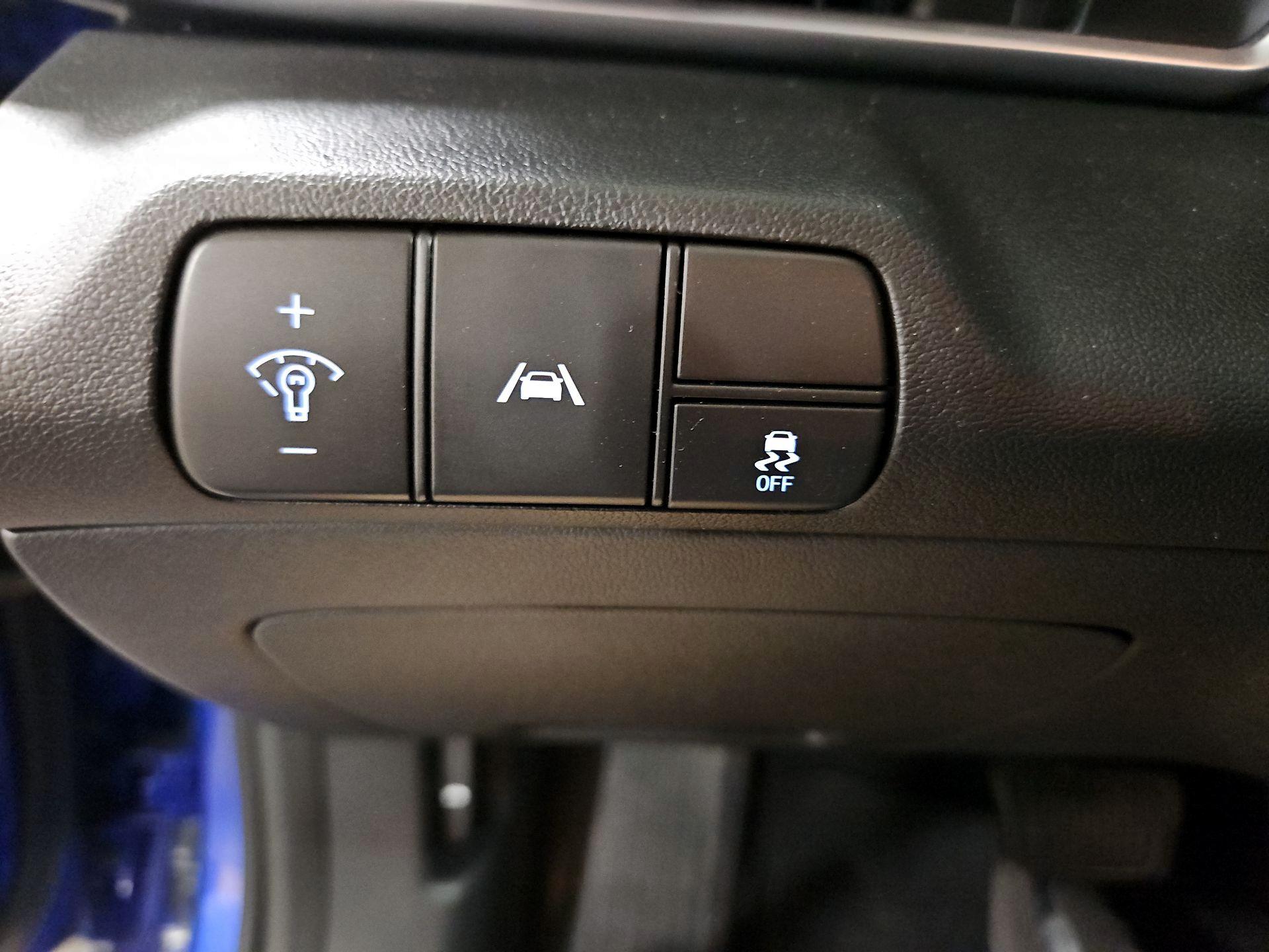 Thumbnail: 2023 Hyundai Elantra - 13