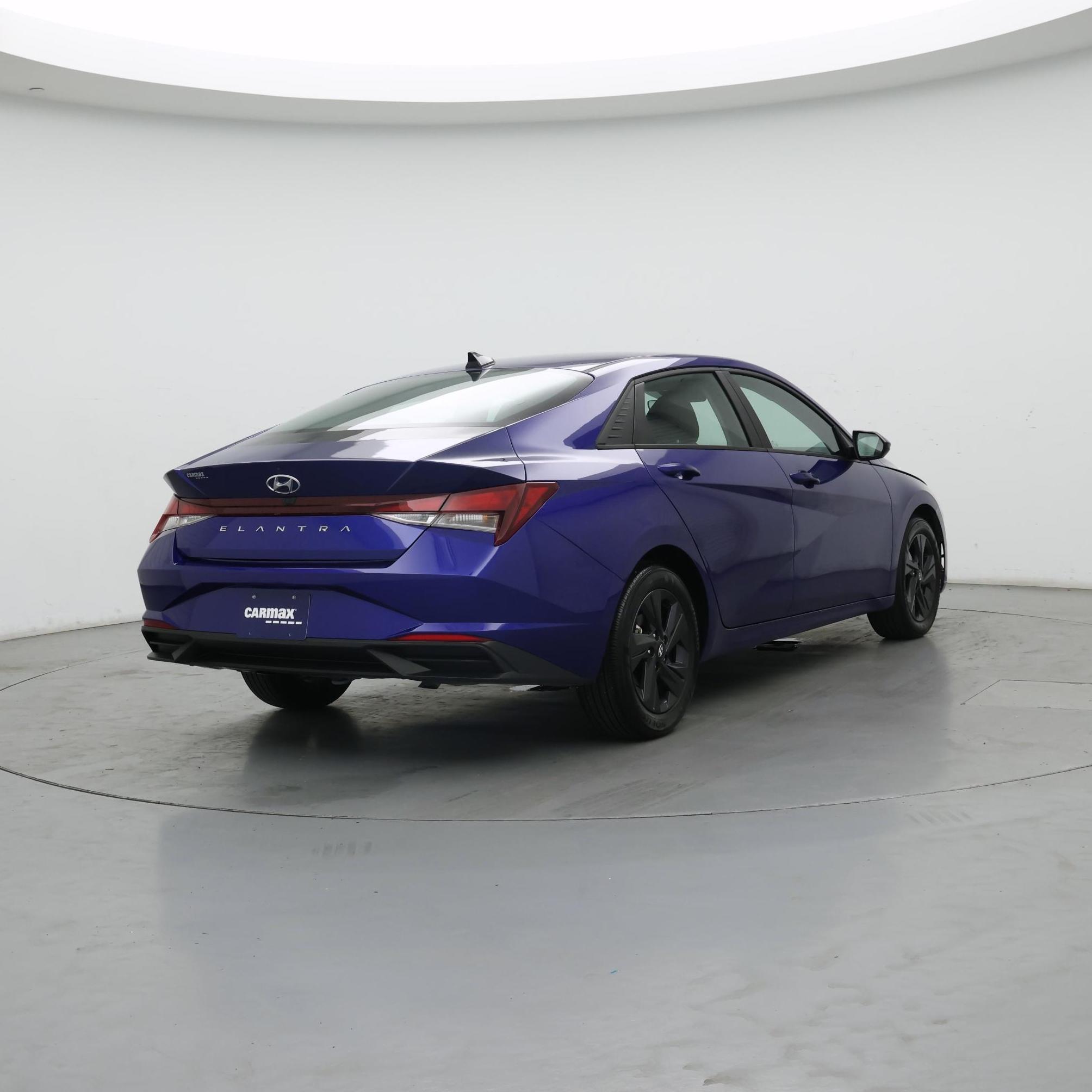 Thumbnail: 2023 Hyundai Elantra - 8