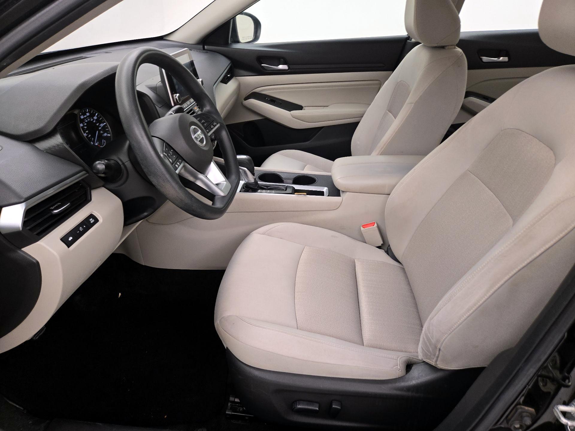 Thumbnail: 2019 Nissan Altima - 11