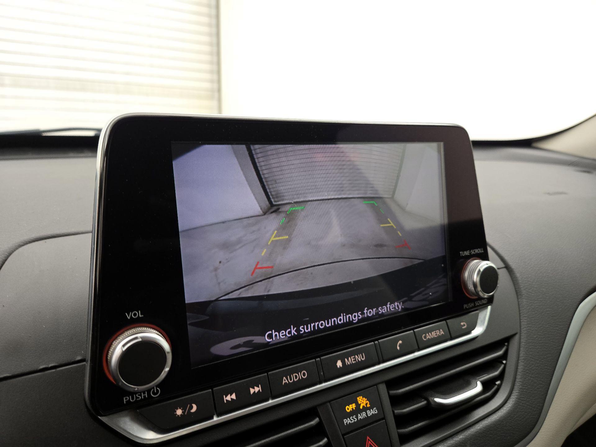 Thumbnail: 2019 Nissan Altima - 14