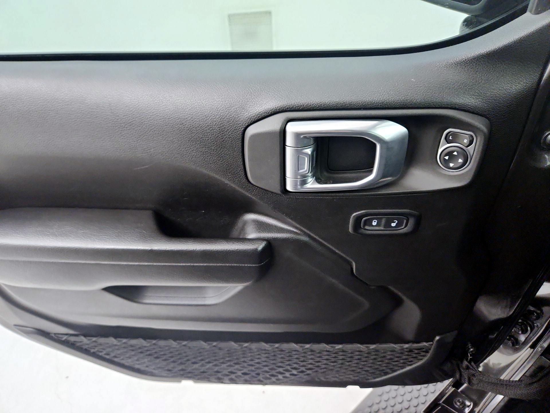 Thumbnail: 2022 Jeep Wrangler - 12