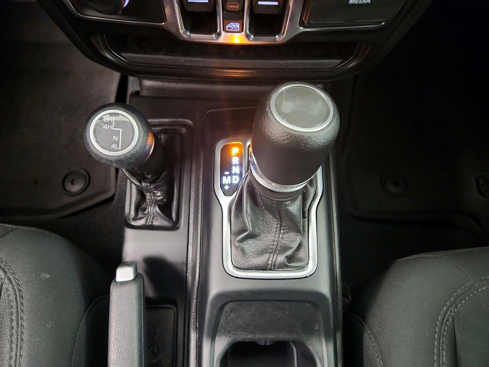 Thumbnail: 2022 Jeep Wrangler - 17