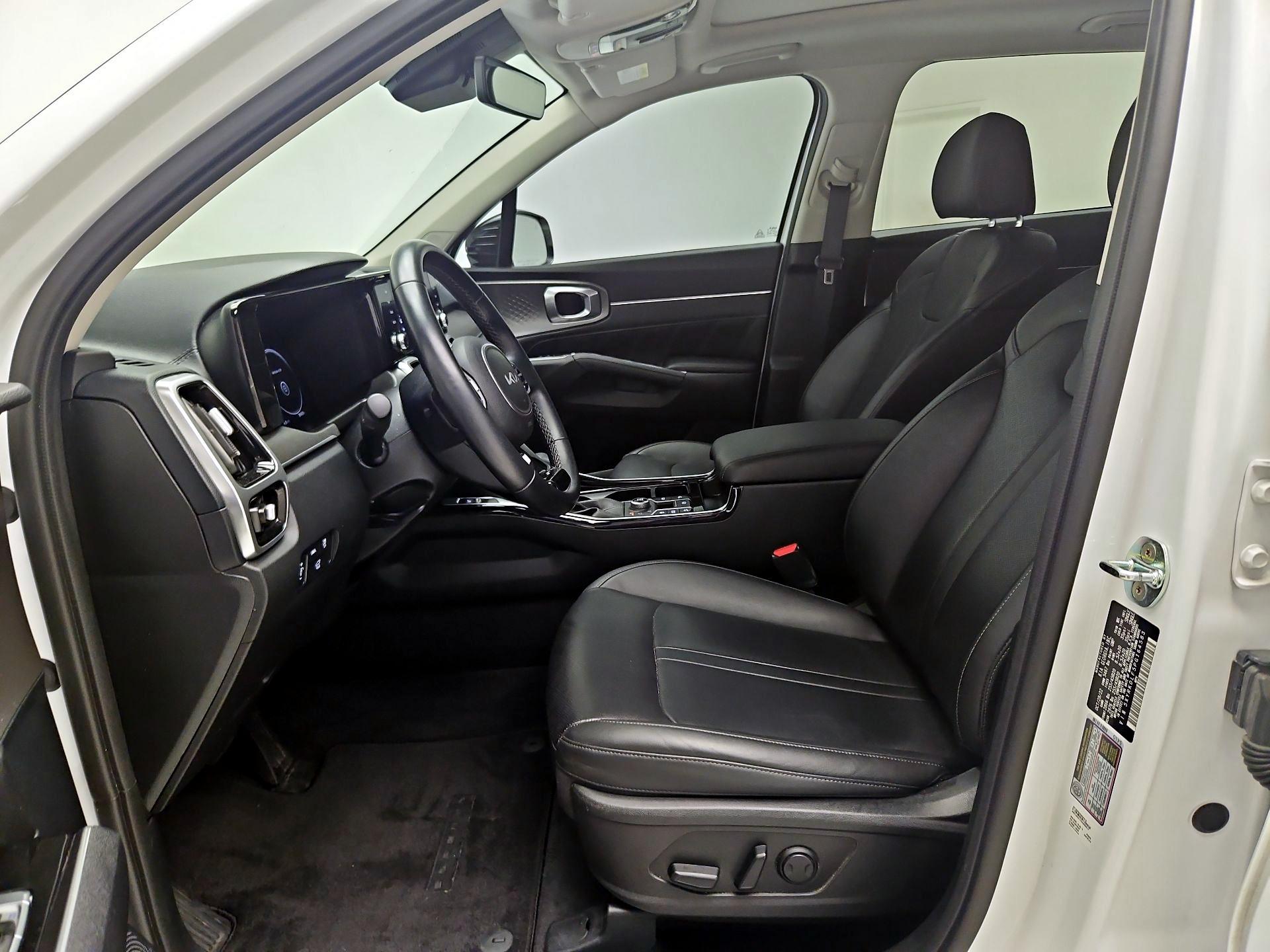 Thumbnail: 2023 Kia Sorento - 11