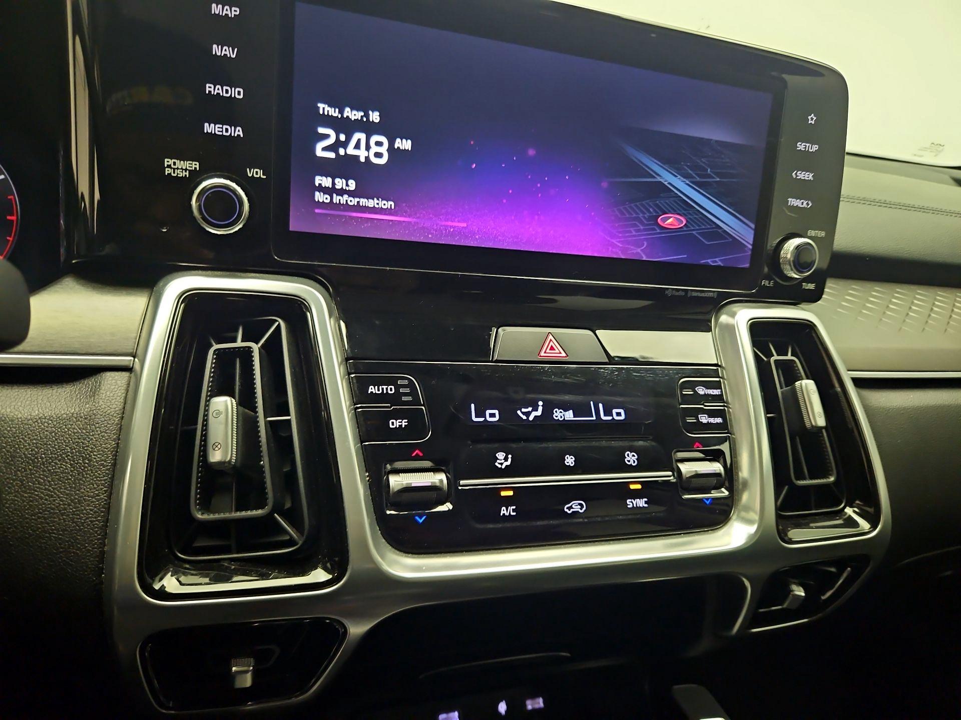 Thumbnail: 2023 Kia Sorento - 14