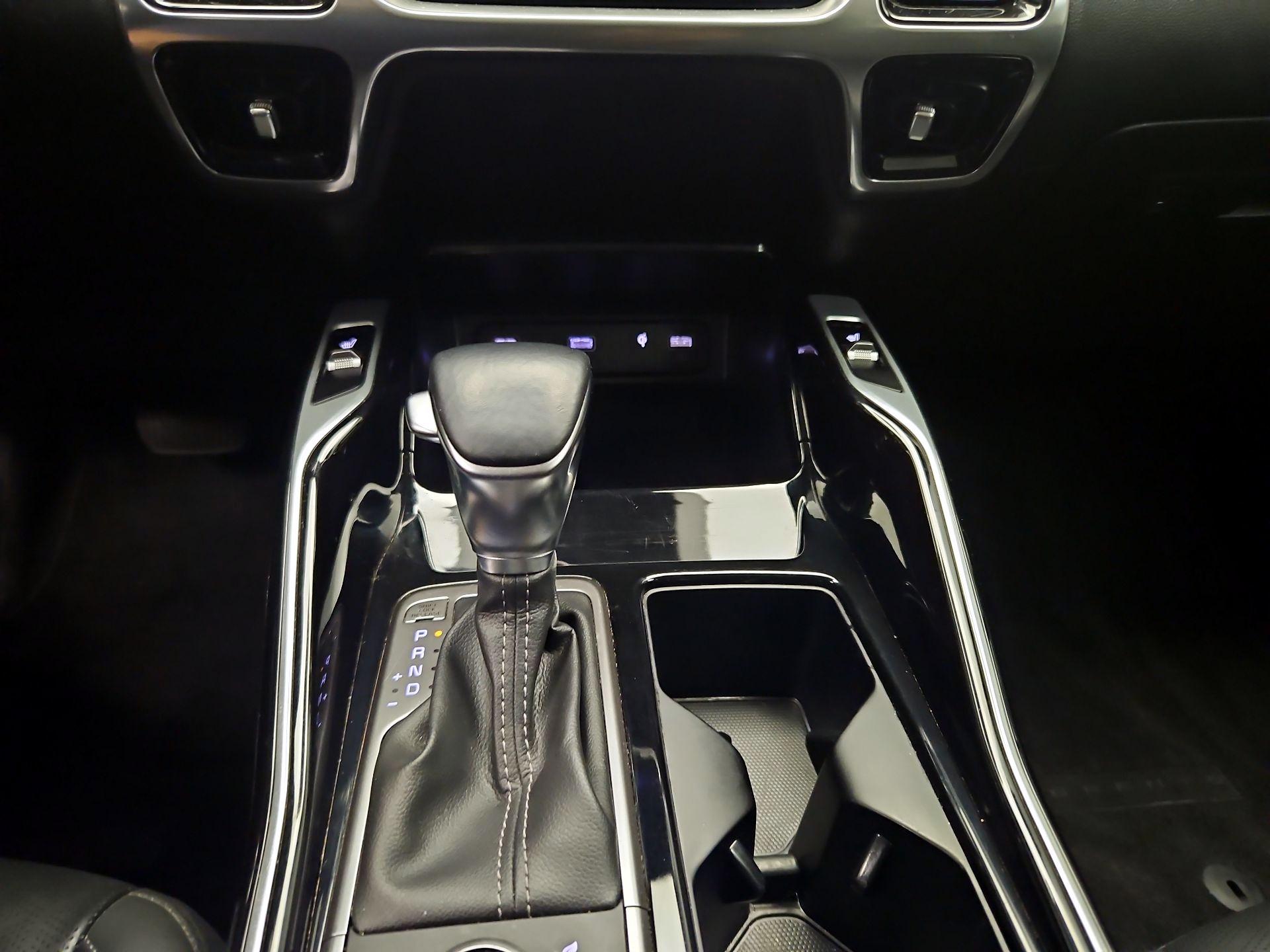 Thumbnail: 2023 Kia Sorento - 15