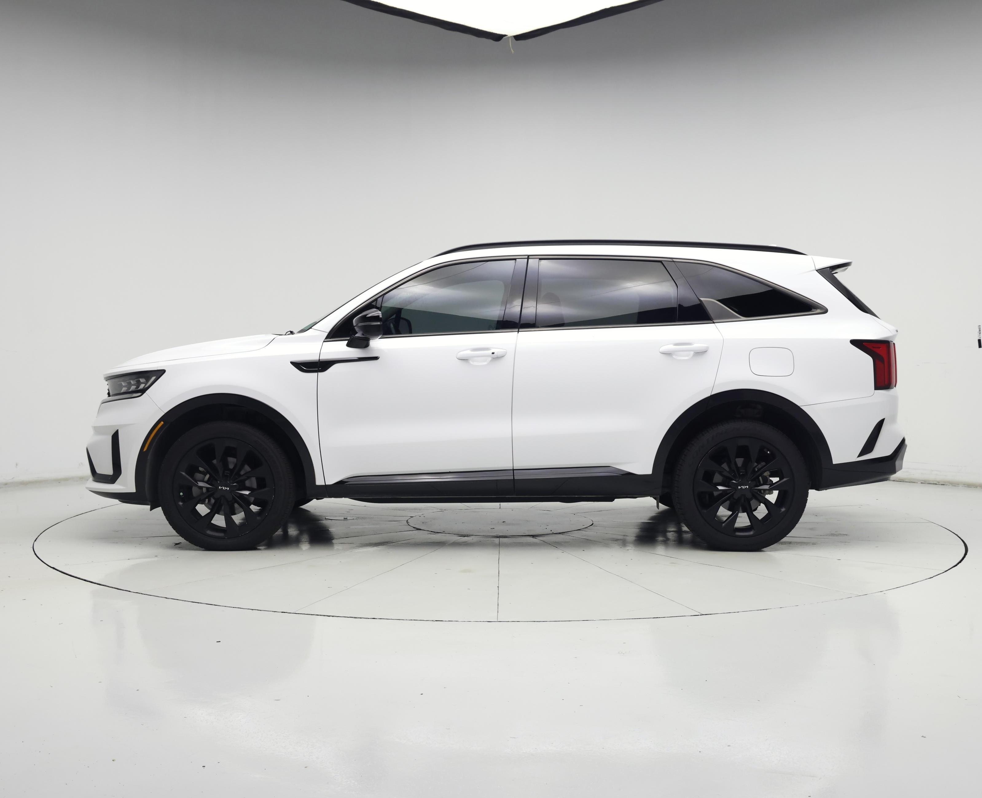 Thumbnail: 2023 Kia Sorento - 3