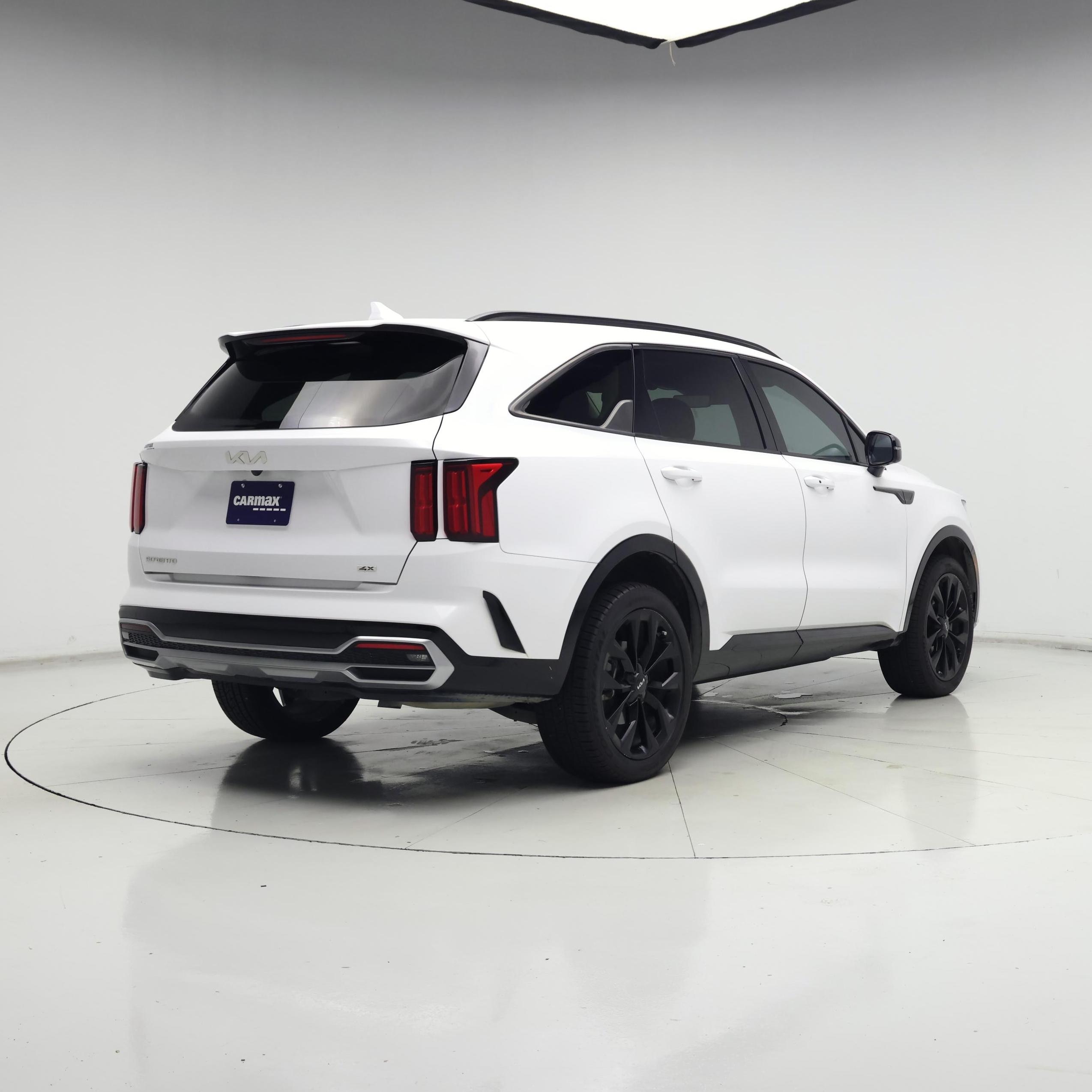 Thumbnail: 2023 Kia Sorento - 8