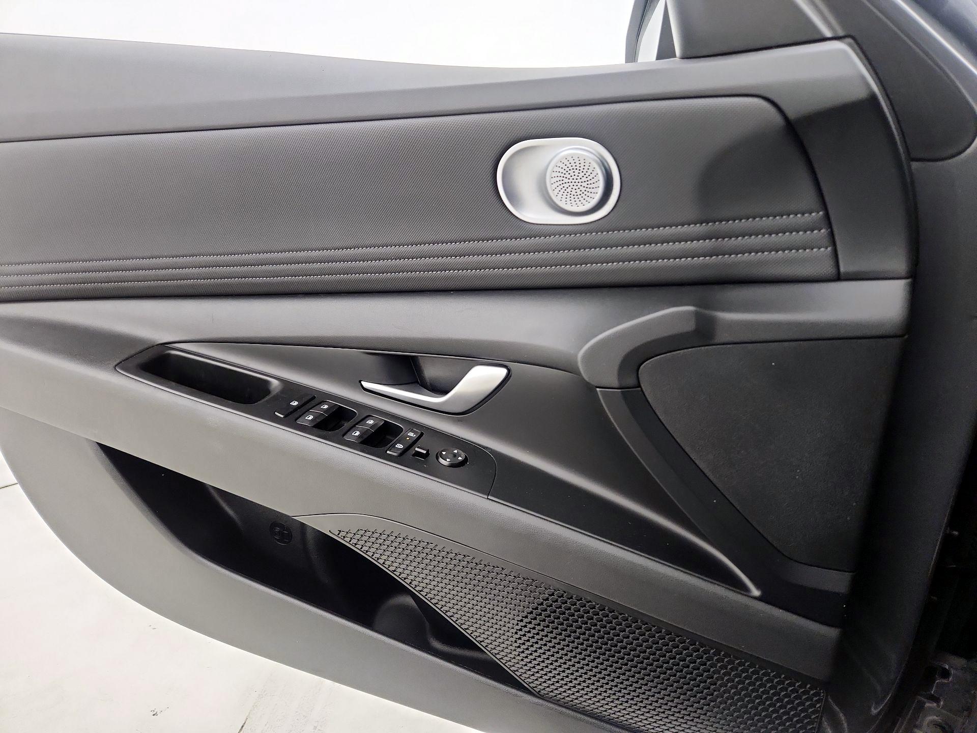 Thumbnail: 2025 Hyundai Elantra - 12