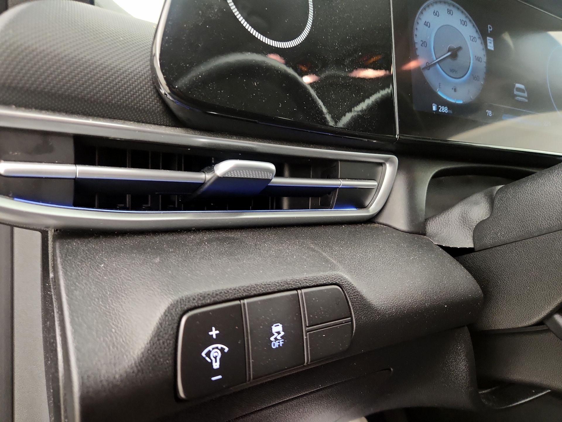 Thumbnail: 2025 Hyundai Elantra - 13