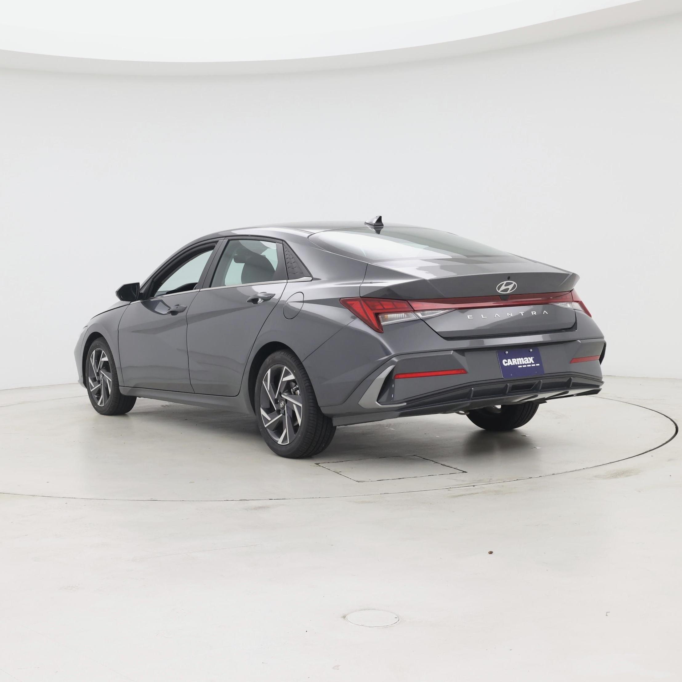 Thumbnail: 2025 Hyundai Elantra - 2