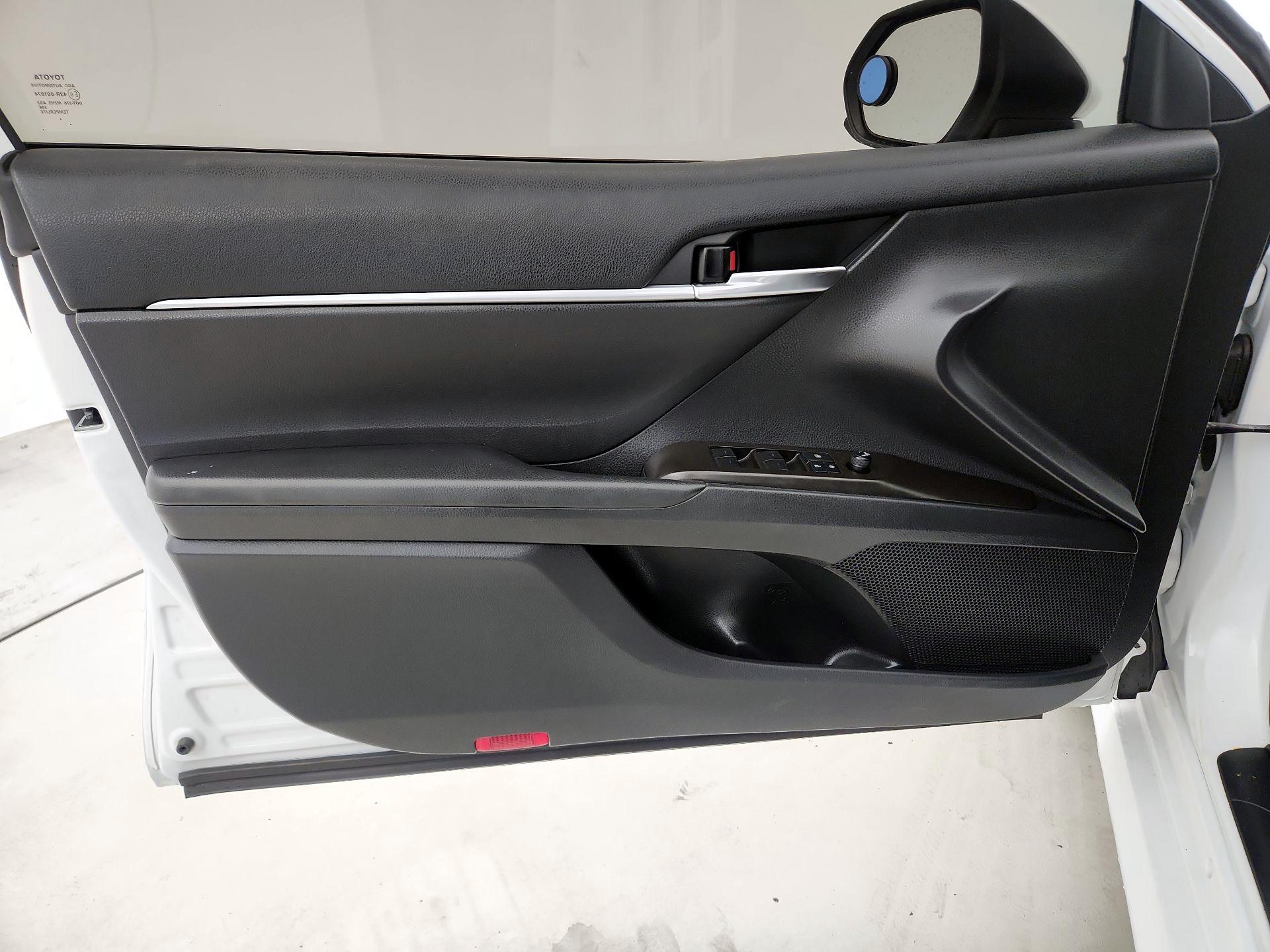 Thumbnail: 2022 Toyota Camry - 12