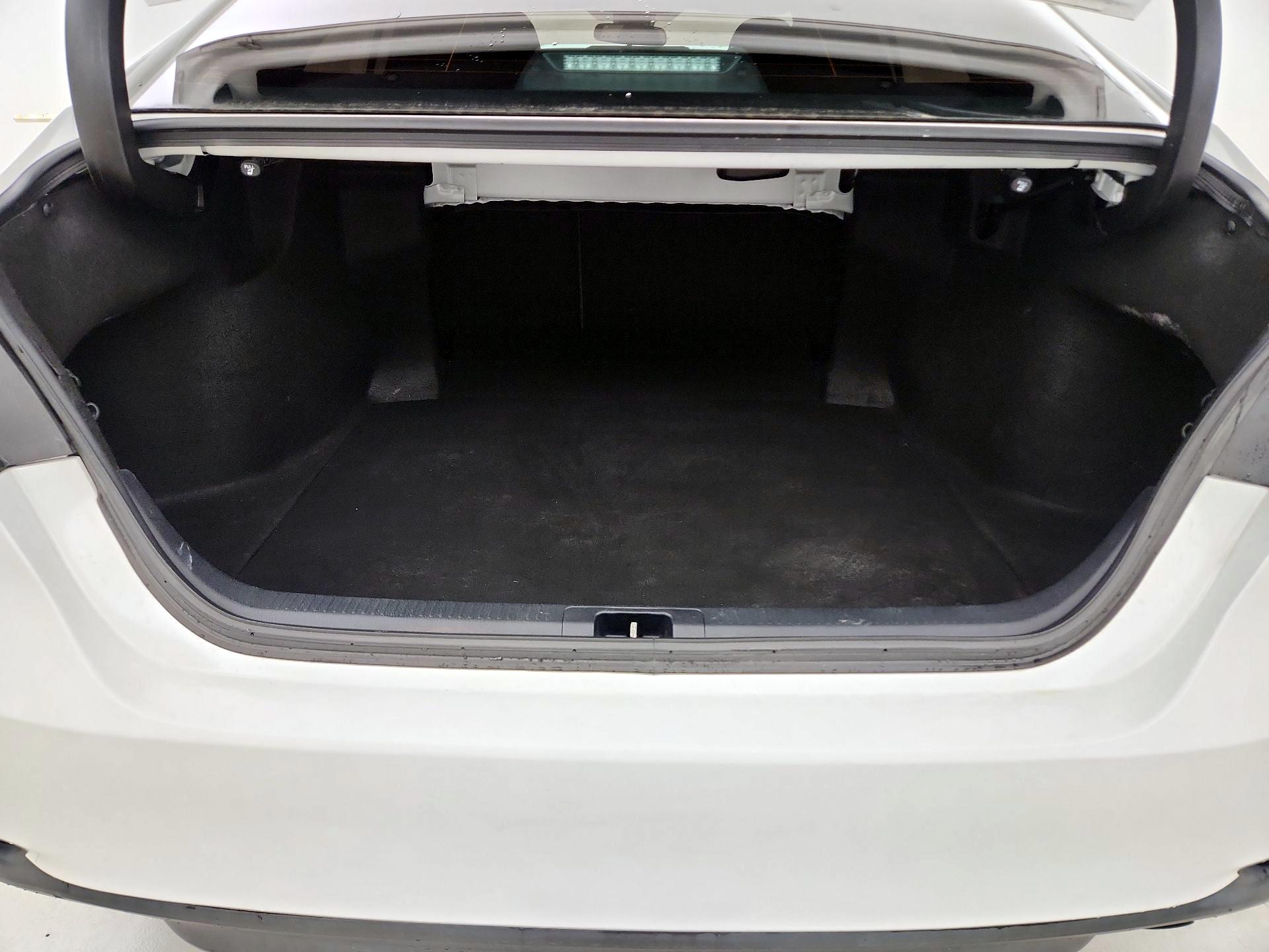 Thumbnail: 2022 Toyota Camry - 16