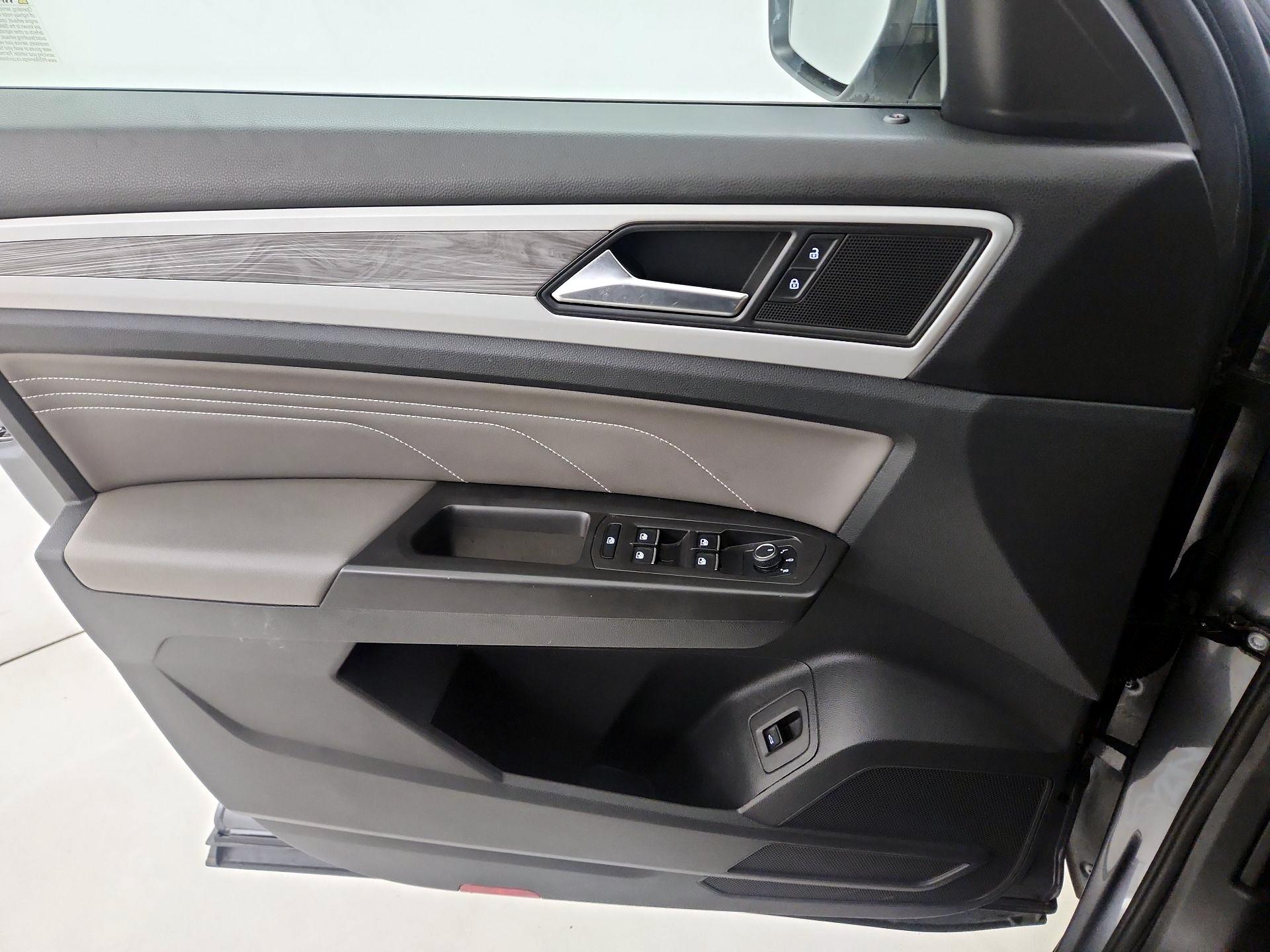 Thumbnail: 2023 Volkswagen Atlas - 12