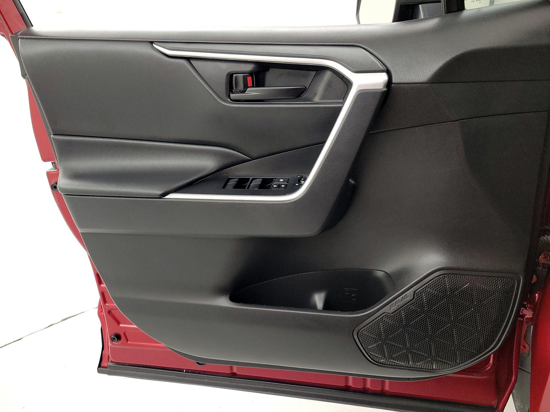 Thumbnail: 2023 Toyota RAV4 - 12