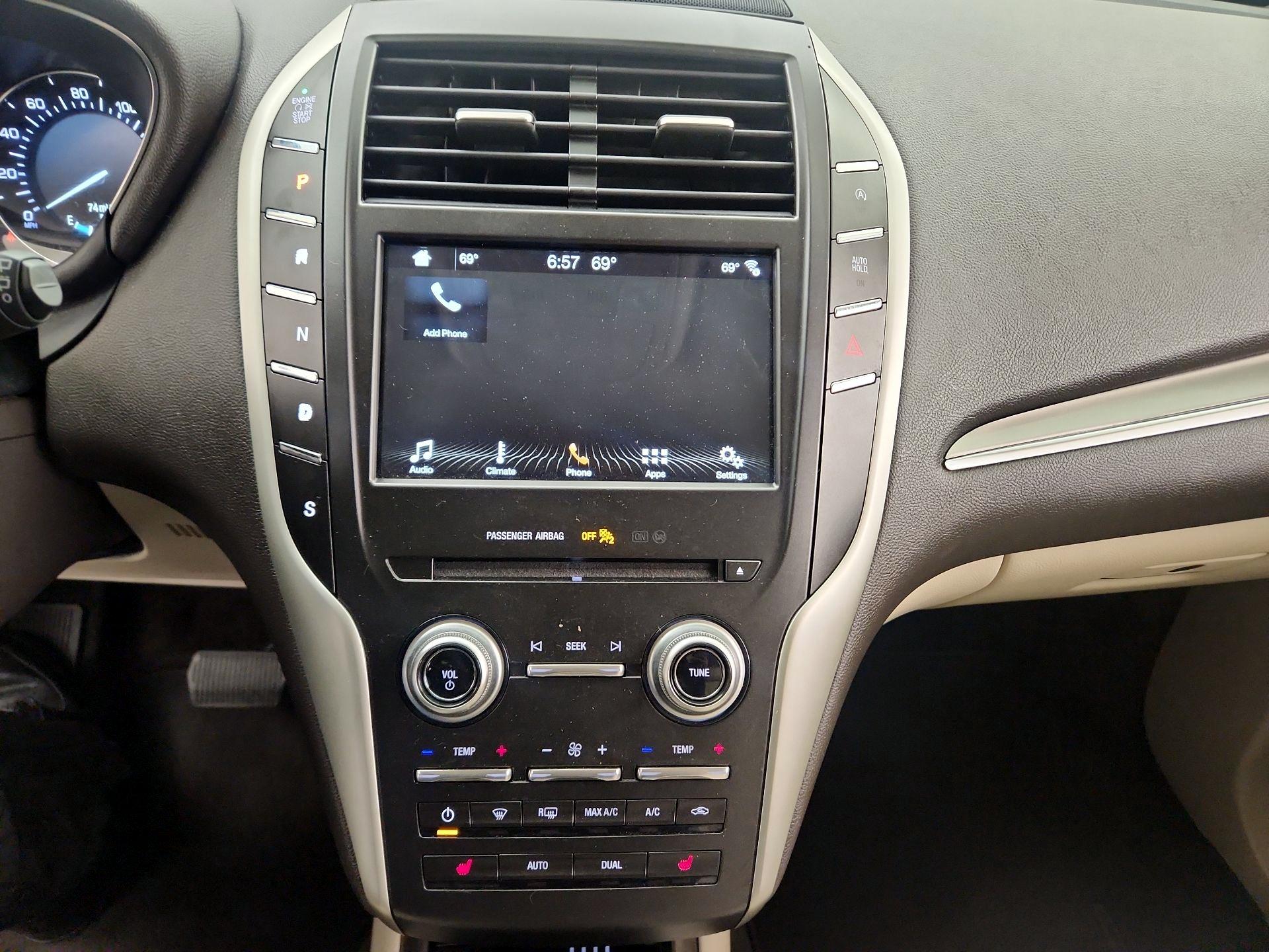 Thumbnail: 2019 Lincoln MKC - 17