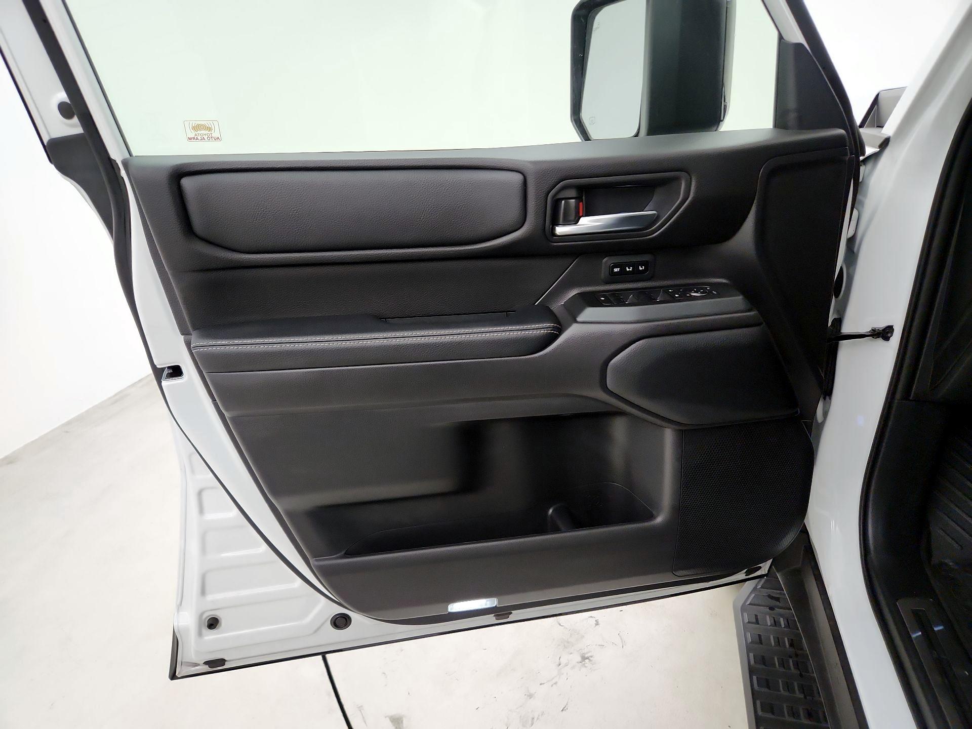 Thumbnail: 2025 Toyota Land Cruiser - 10