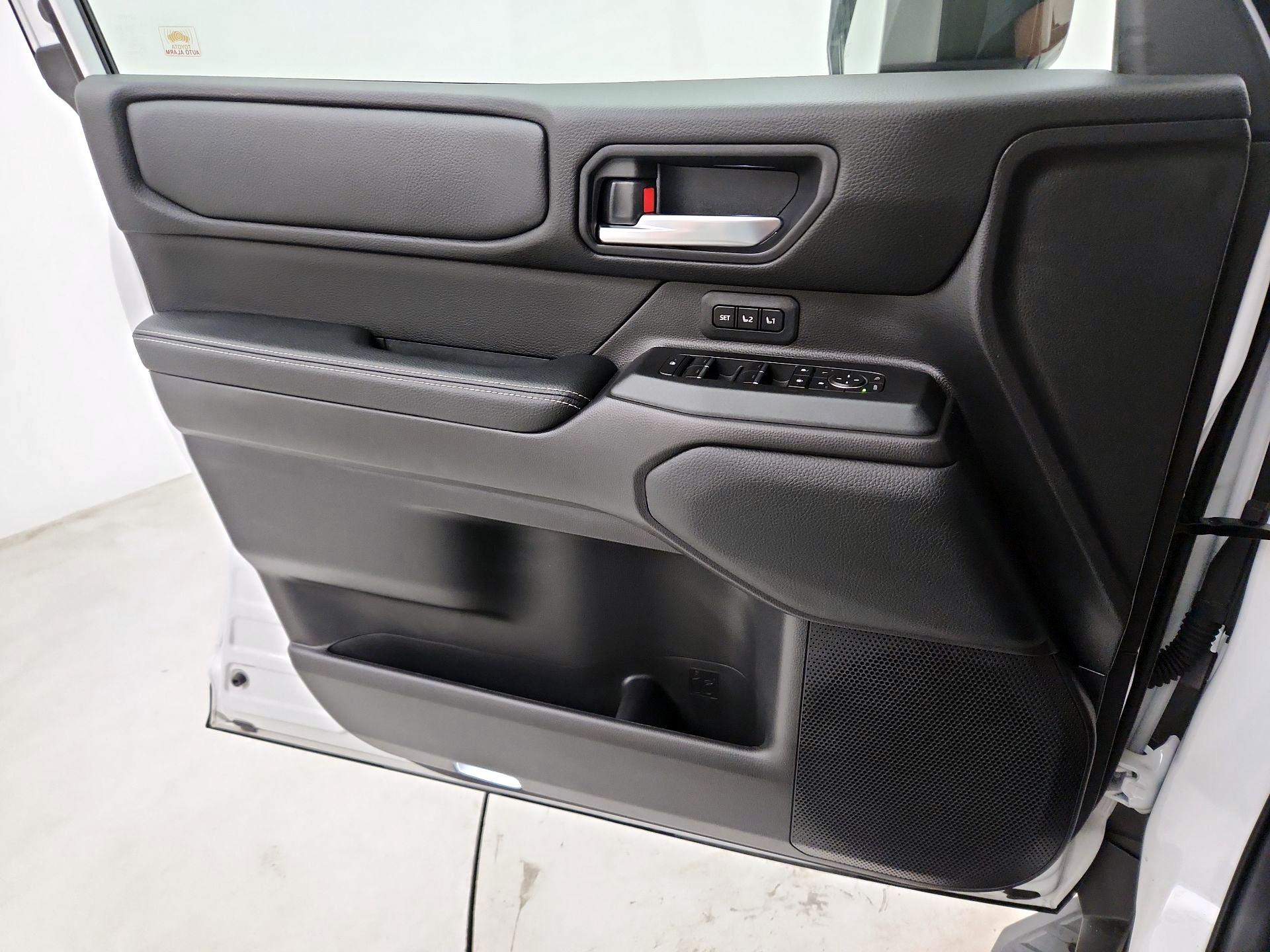 Thumbnail: 2025 Toyota Land Cruiser - 8