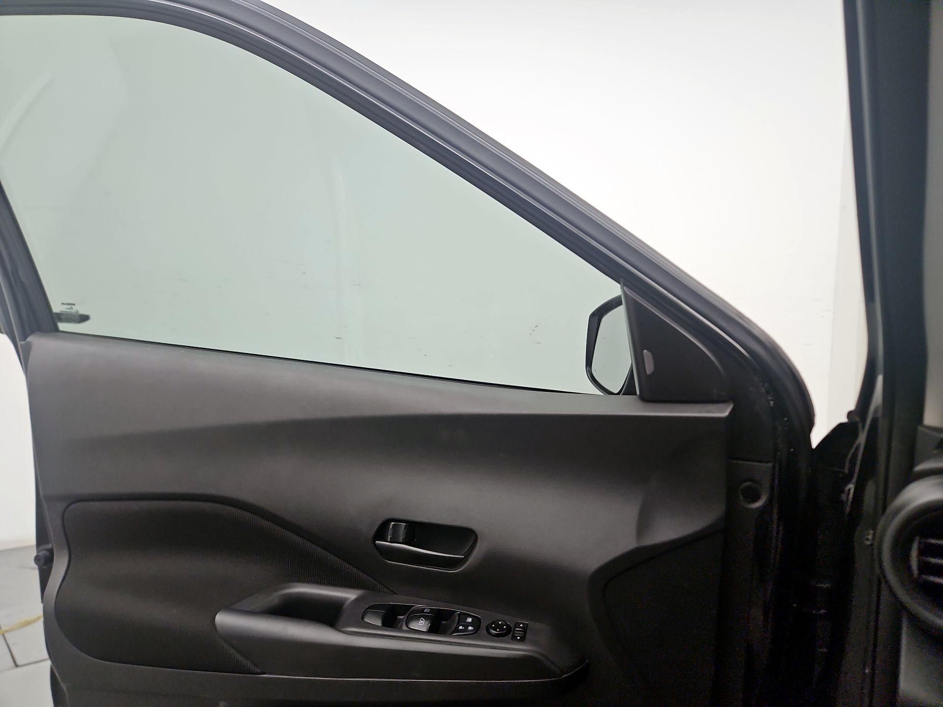 Thumbnail: 2023 Nissan Kicks - 12