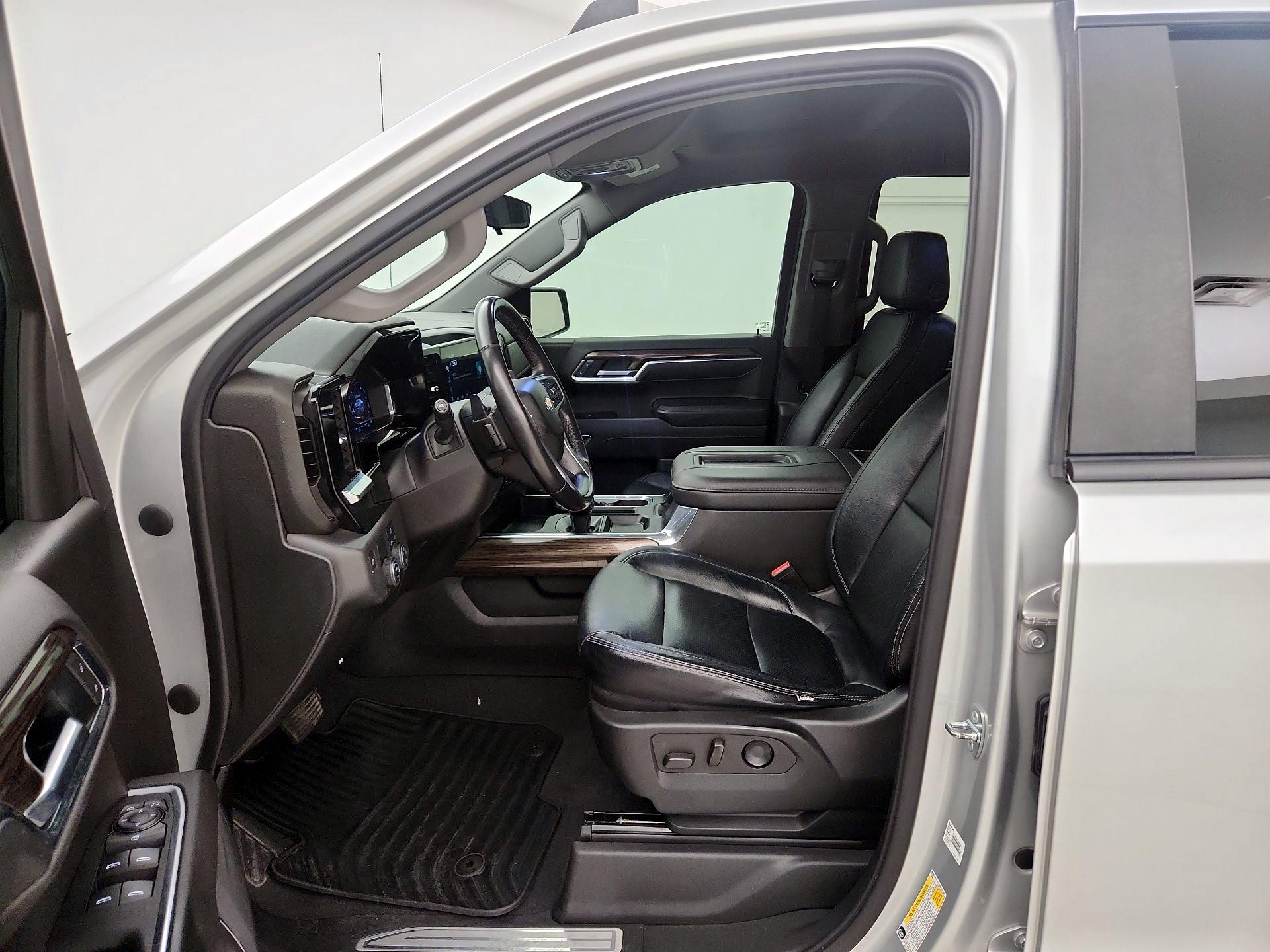 Thumbnail: 2022 Chevrolet Silverado 1500 - 11