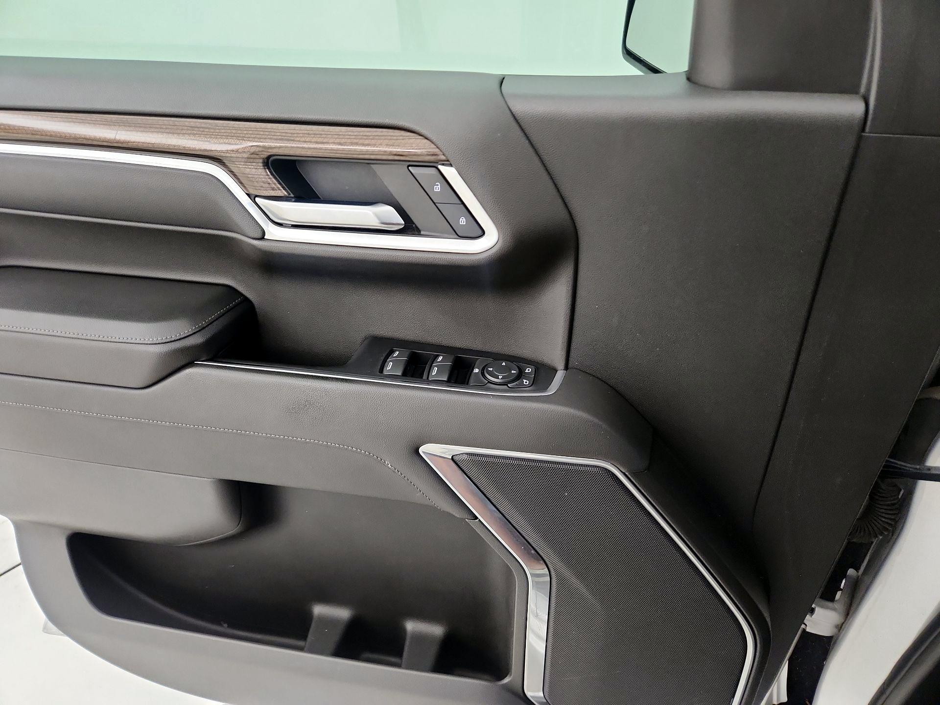 Thumbnail: 2022 Chevrolet Silverado 1500 - 12