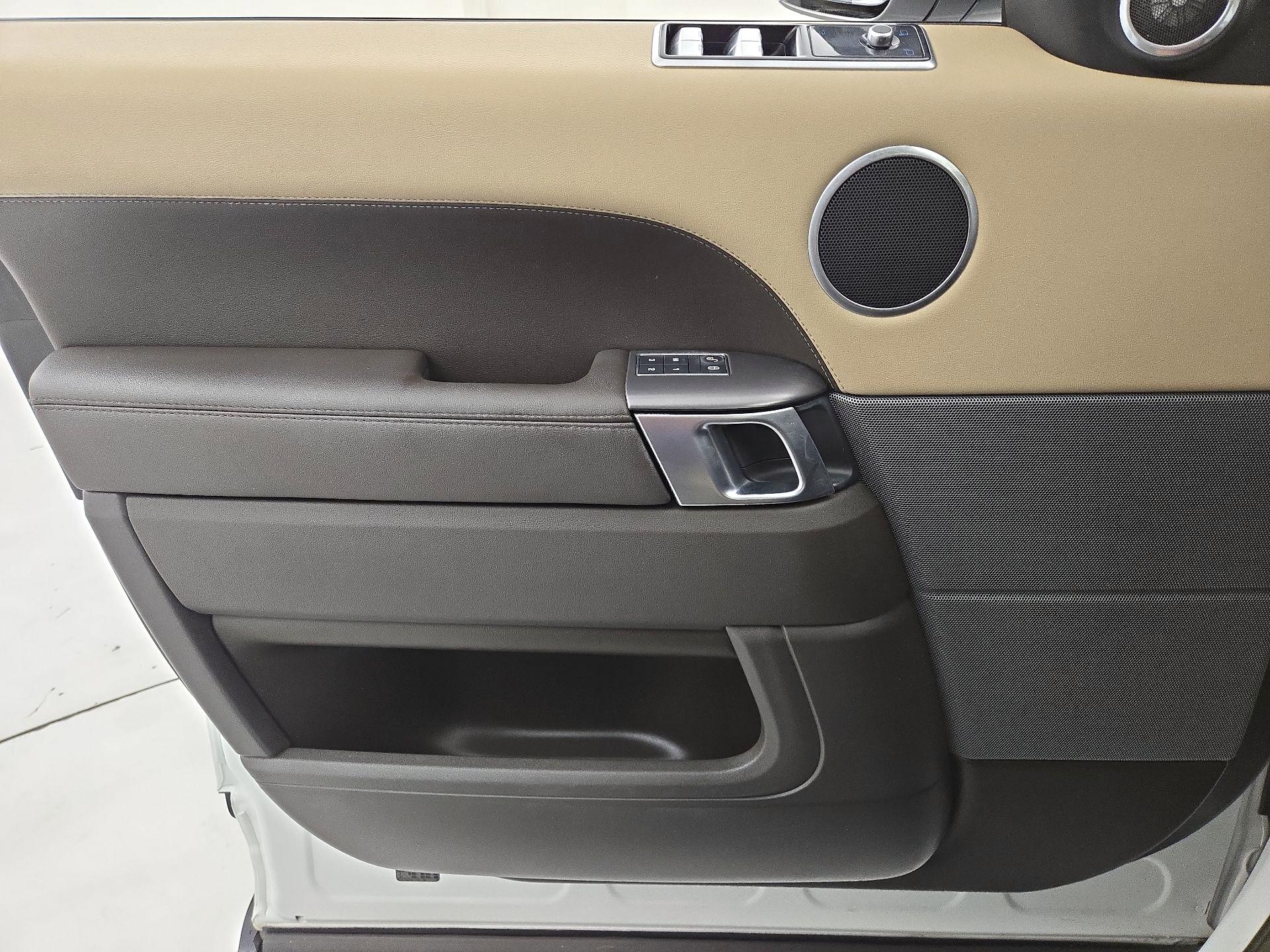 Thumbnail: 2020 Land Rover Range Rover Sport - 12