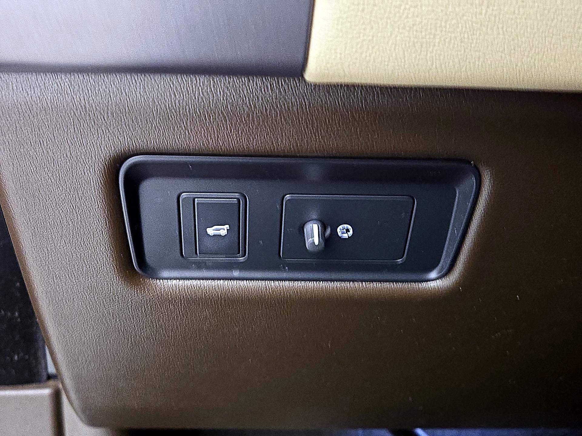 Thumbnail: 2020 Land Rover Range Rover Sport - 13