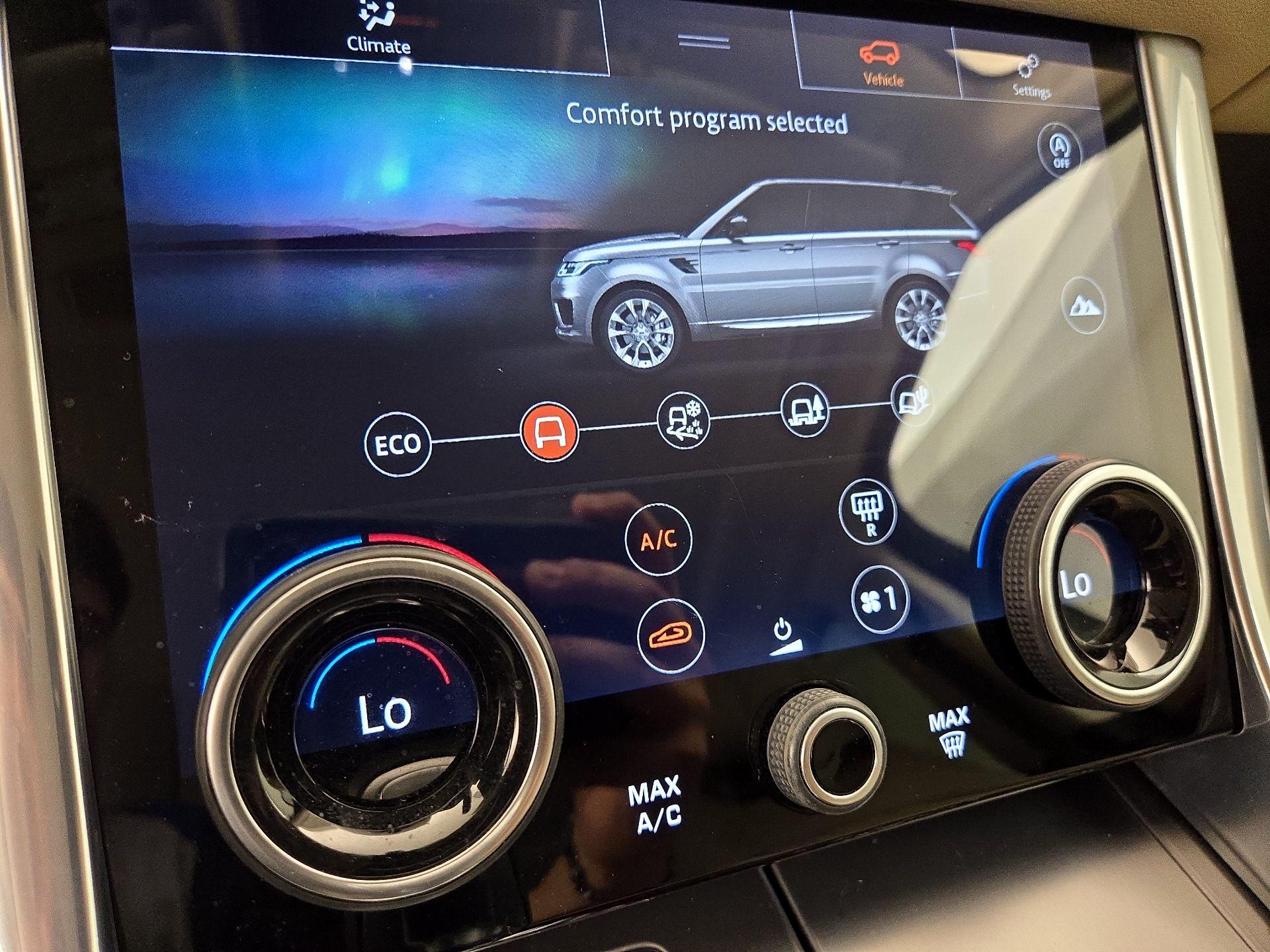 Thumbnail: 2020 Land Rover Range Rover Sport - 17