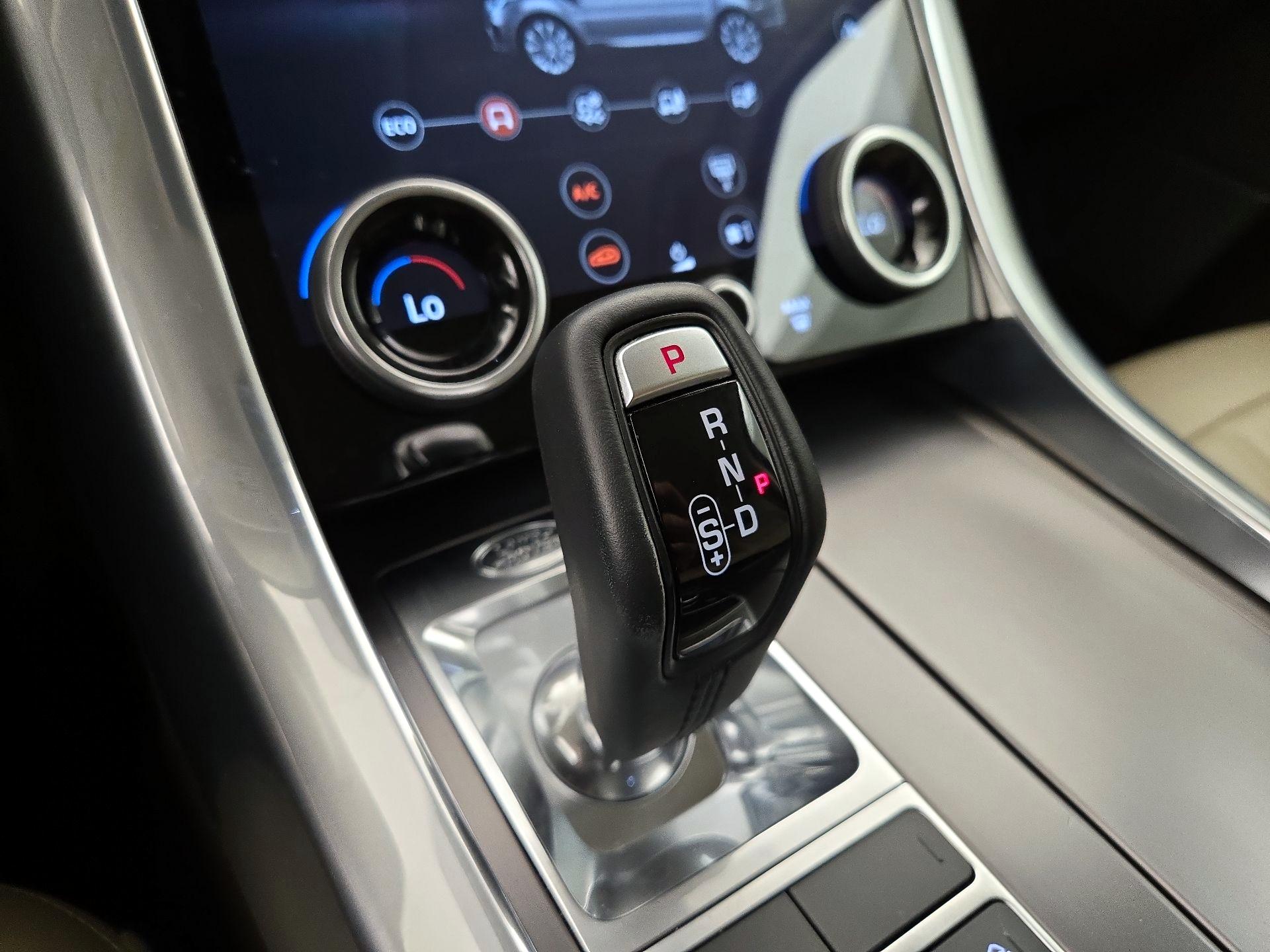 Thumbnail: 2020 Land Rover Range Rover Sport - 18