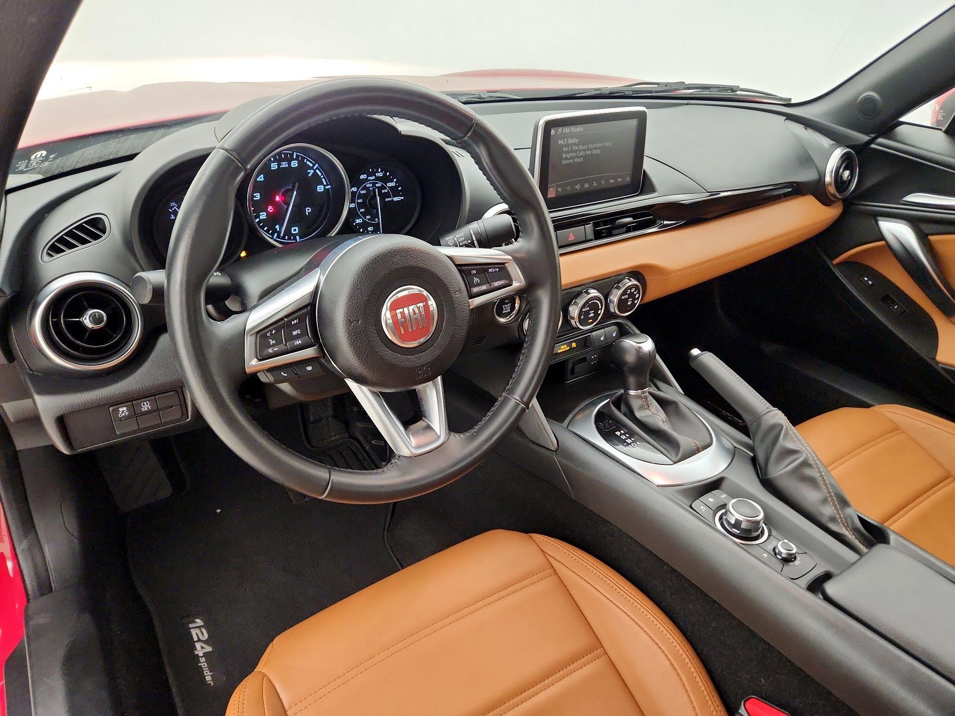 Thumbnail: 2017 Fiat 124 Spider - 9