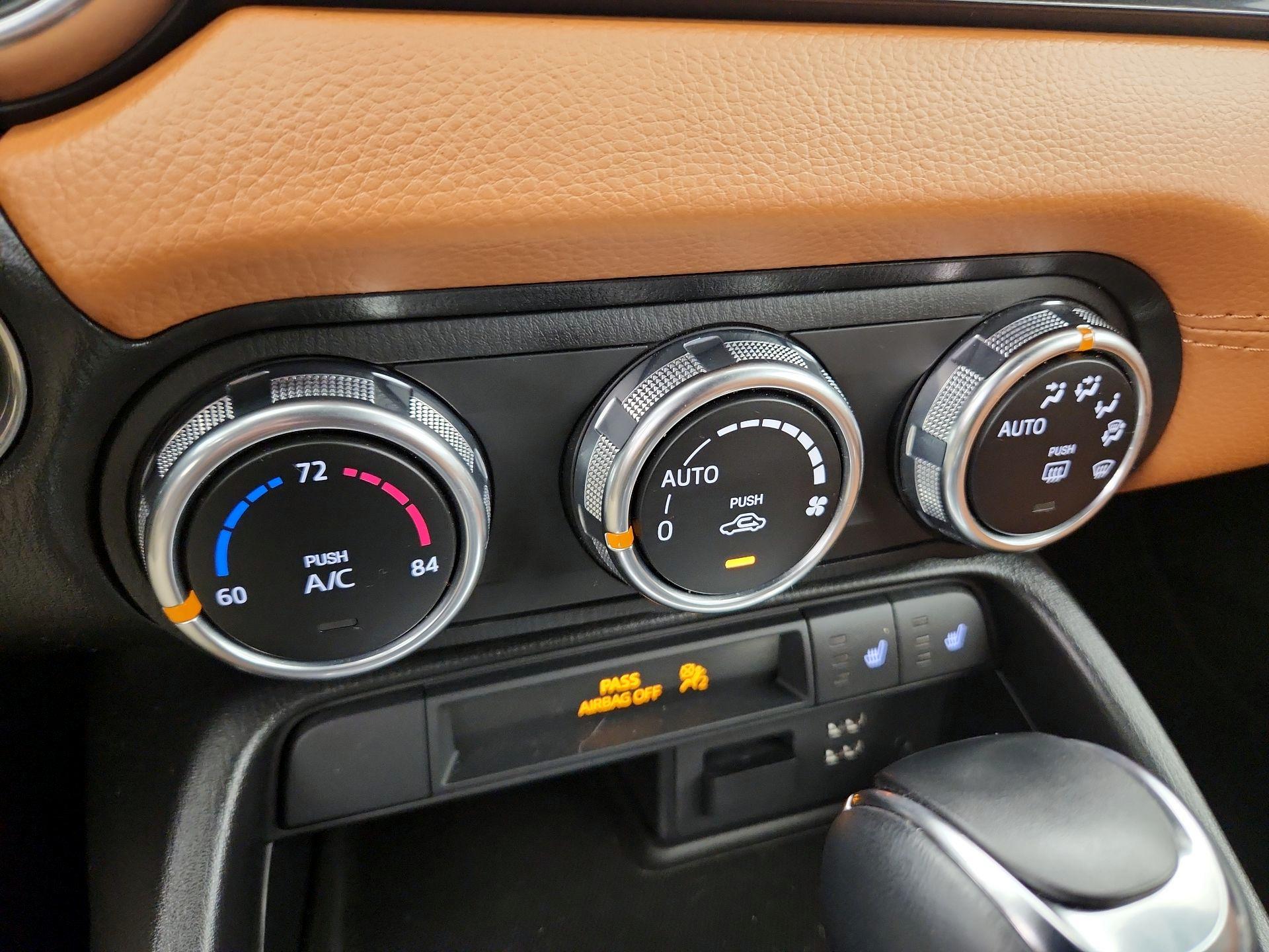 Thumbnail: 2017 Fiat 124 Spider - 16