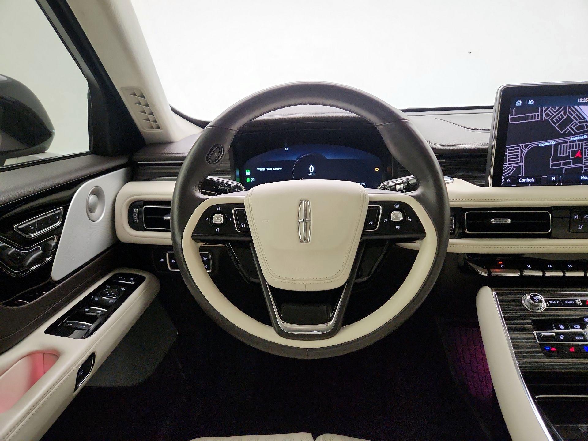 Thumbnail: 2023 Lincoln Aviator - 10