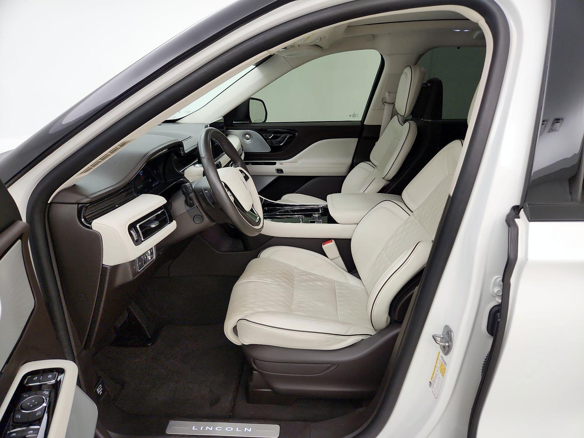 Thumbnail: 2023 Lincoln Aviator - 11
