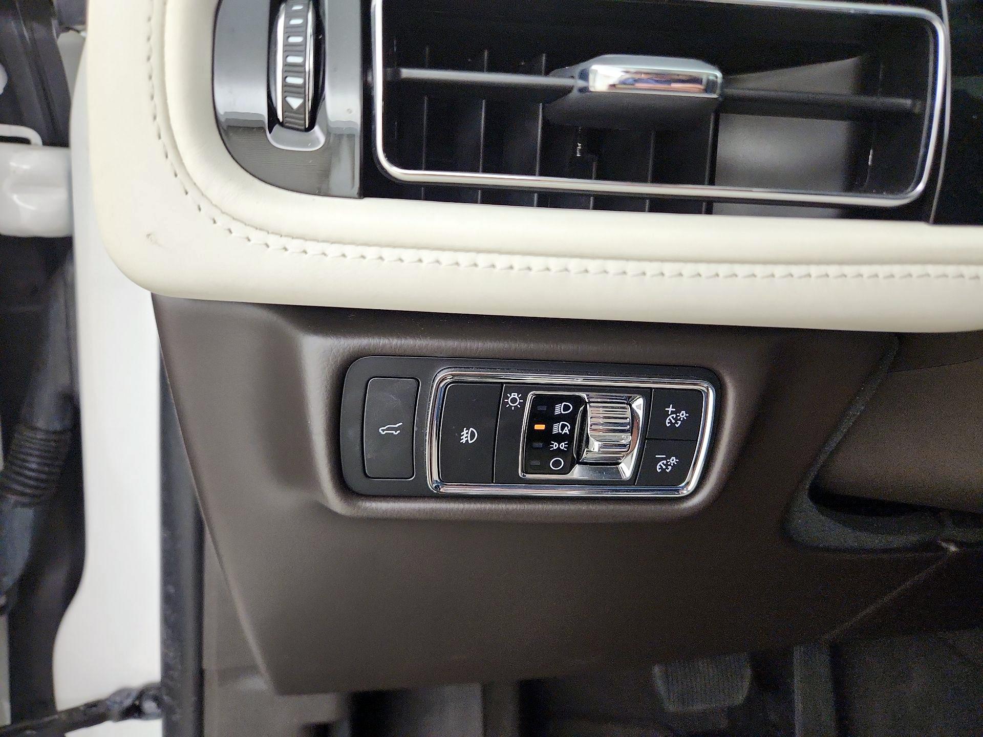 Thumbnail: 2023 Lincoln Aviator - 13