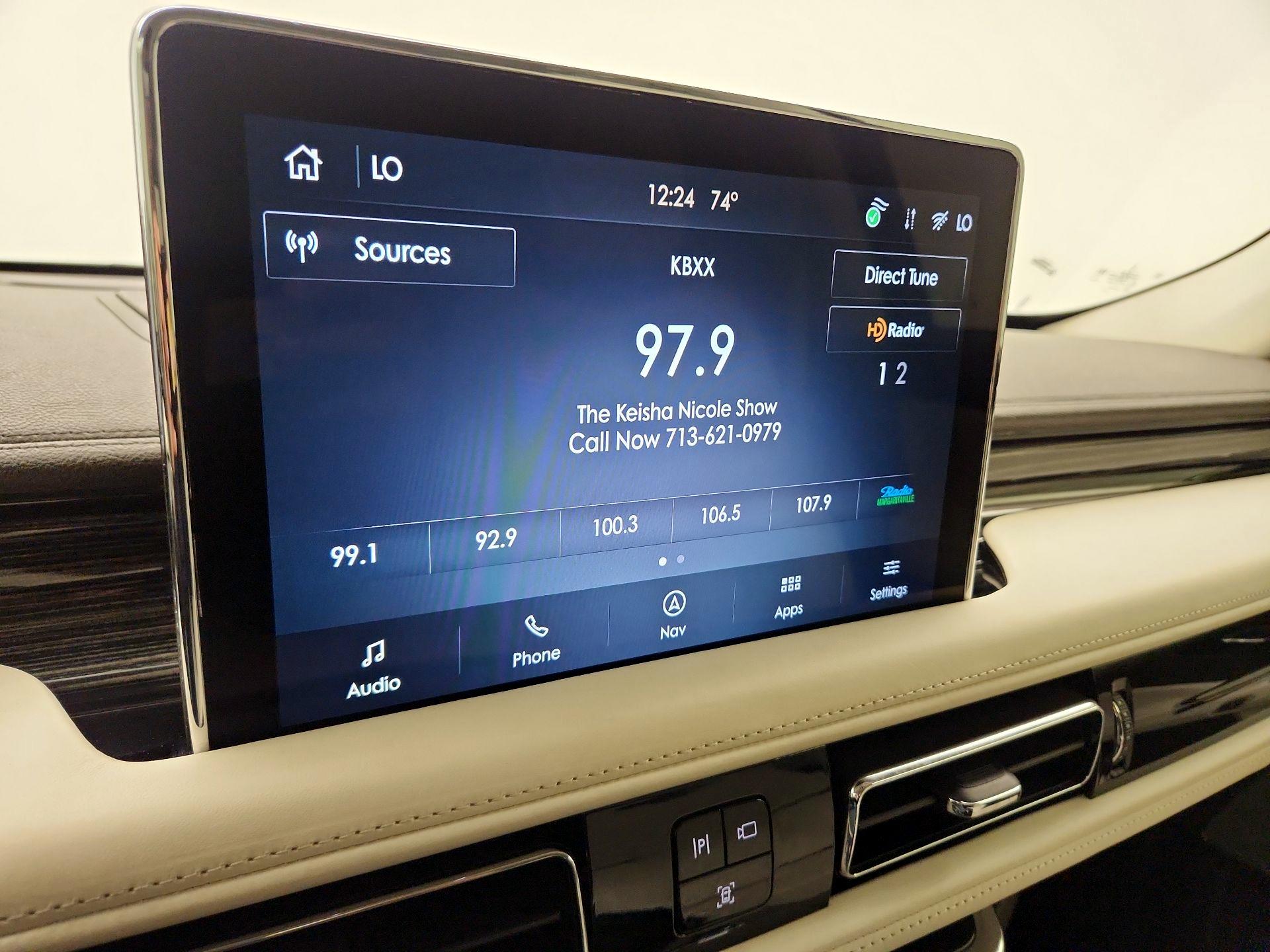 Thumbnail: 2023 Lincoln Aviator - 16