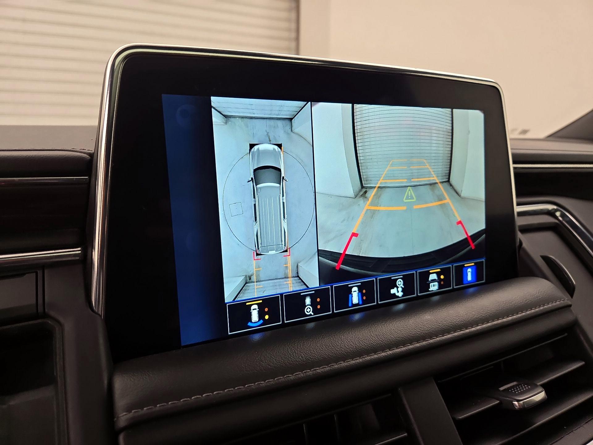 Thumbnail: 2022 Chevrolet Suburban - 14