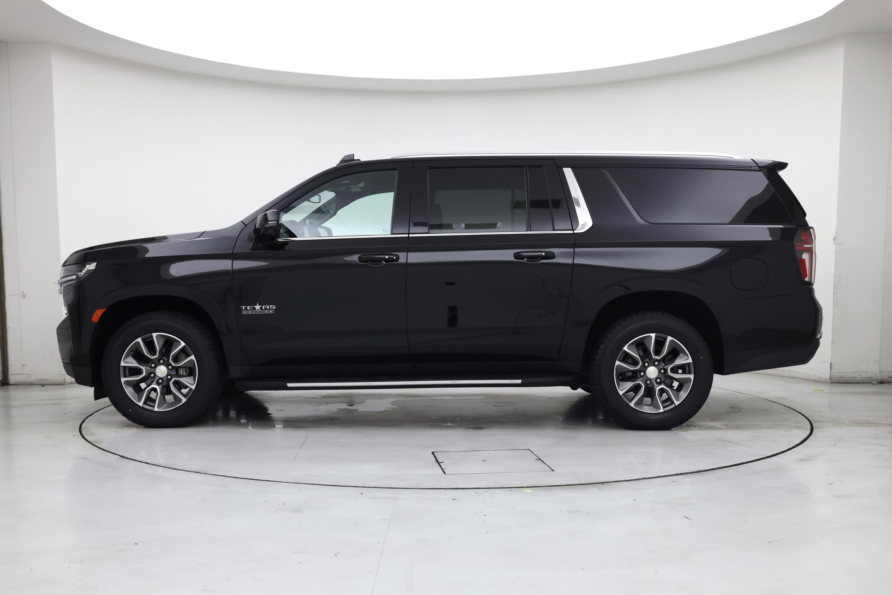 Thumbnail: 2022 Chevrolet Suburban - 3